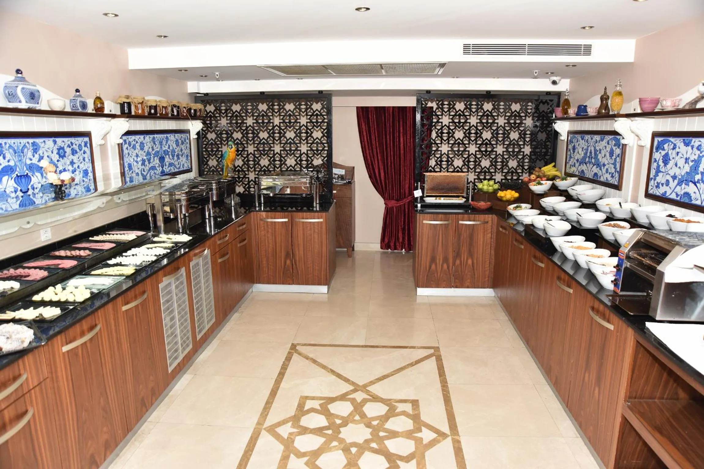 Food and drinks in Neorion Hotel - Special Class