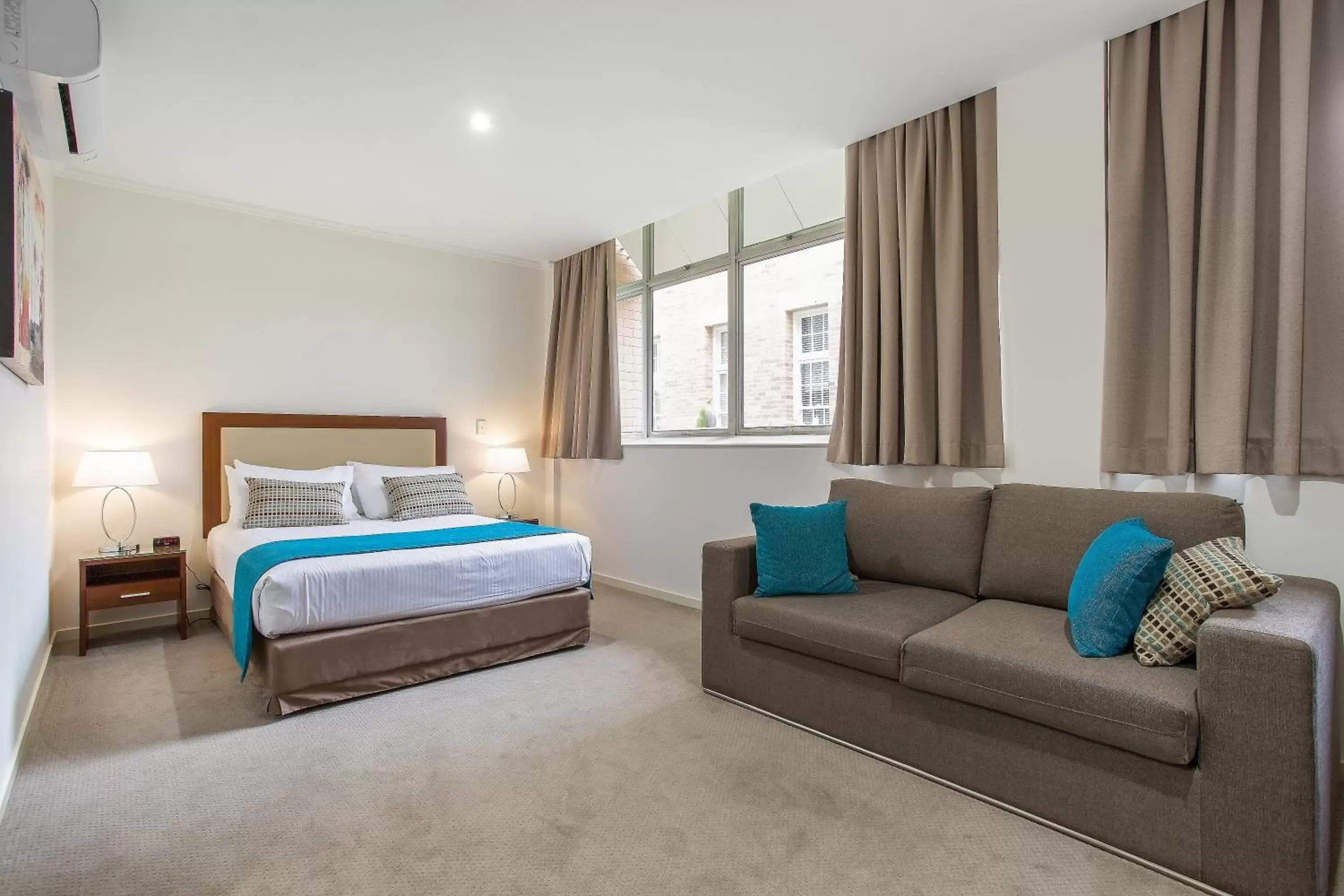 Contemporary Queen in Quality Hotel Regent Rockhampton Contemporary Queen in Quality Hotel Regent Rockhampton