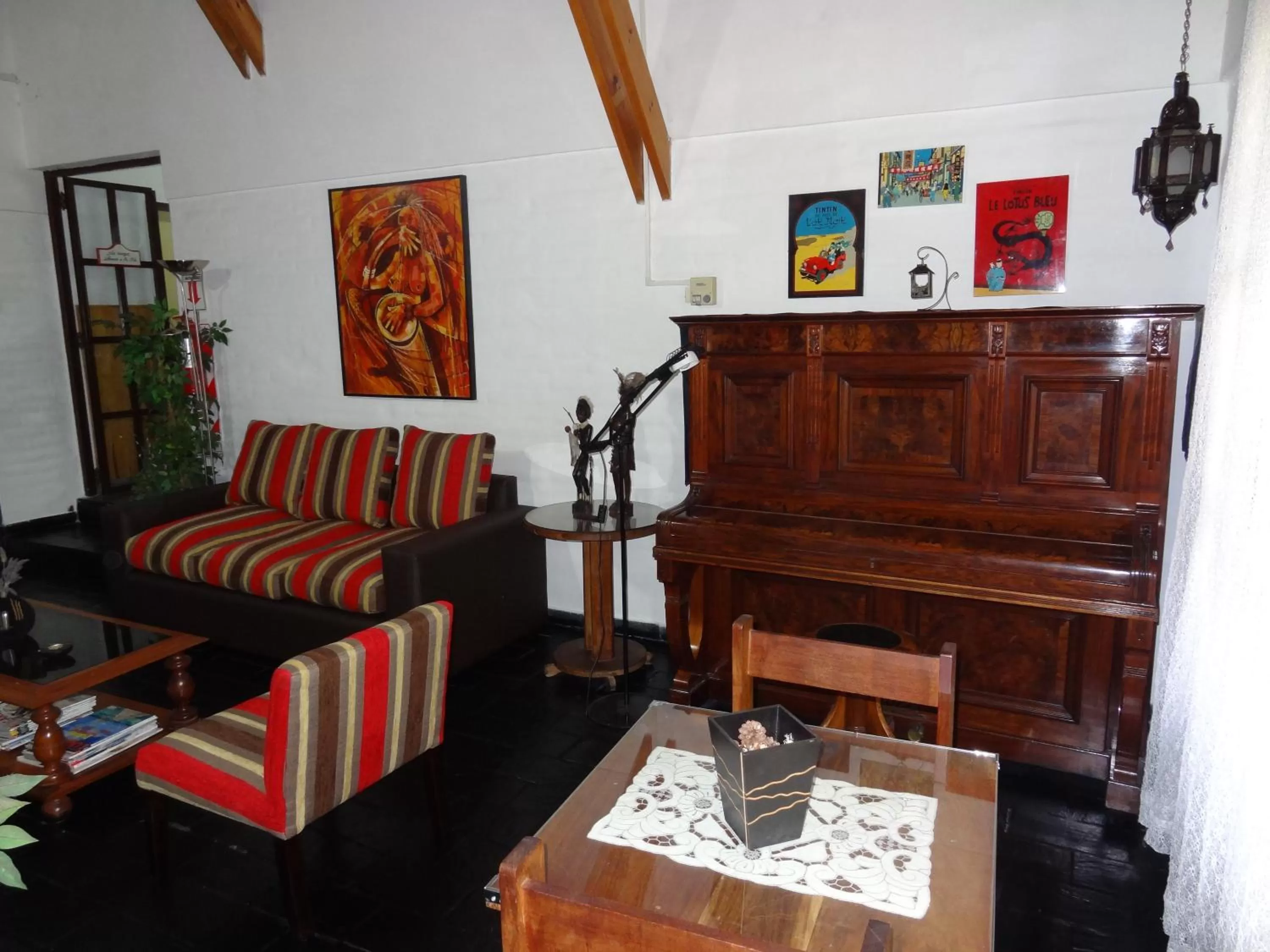 Communal lounge/ TV room in Hostería Lida