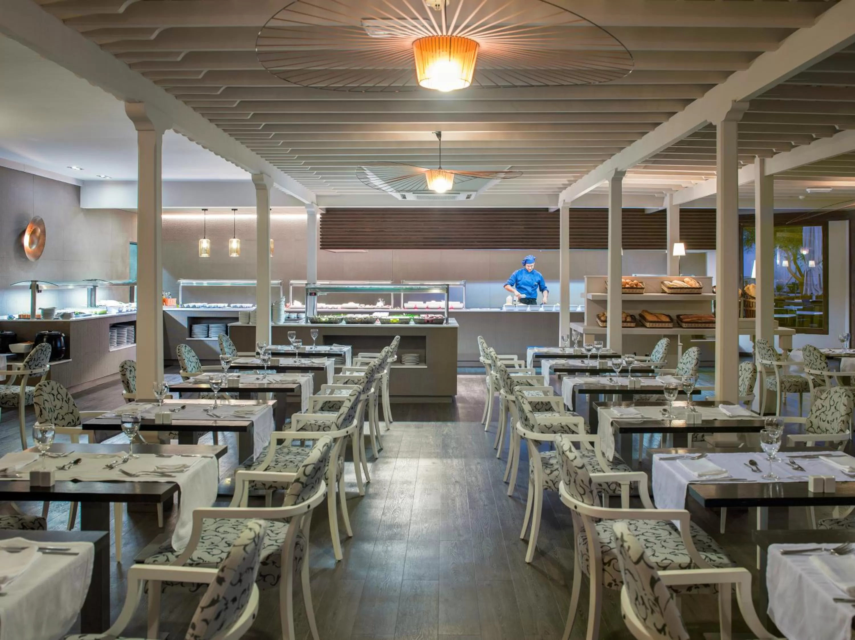 Restaurant/places to eat in Boutique Hotel H10 White Suites - Adults Only