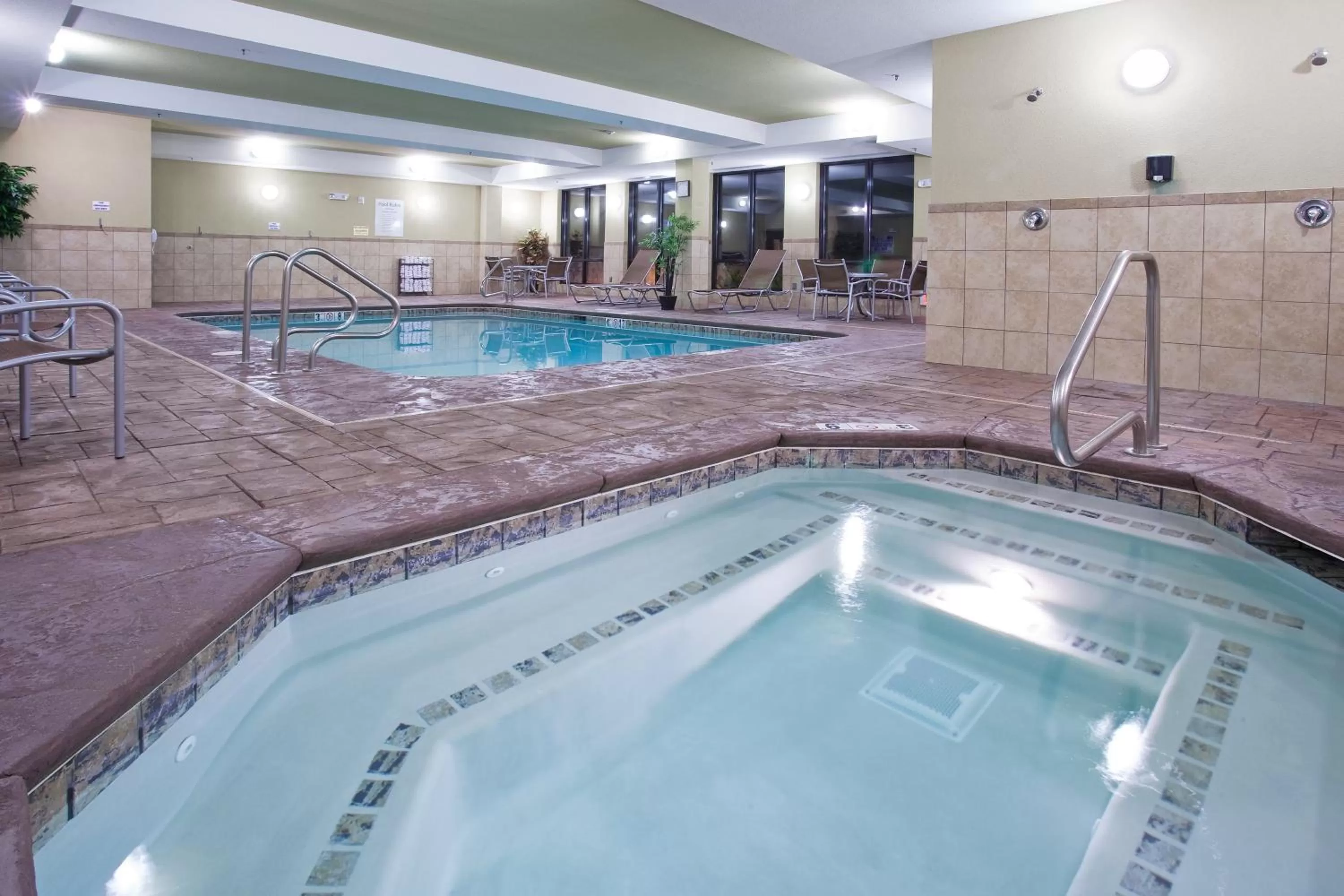 Swimming pool in Holiday Inn Express & Suites Richfield by IHG