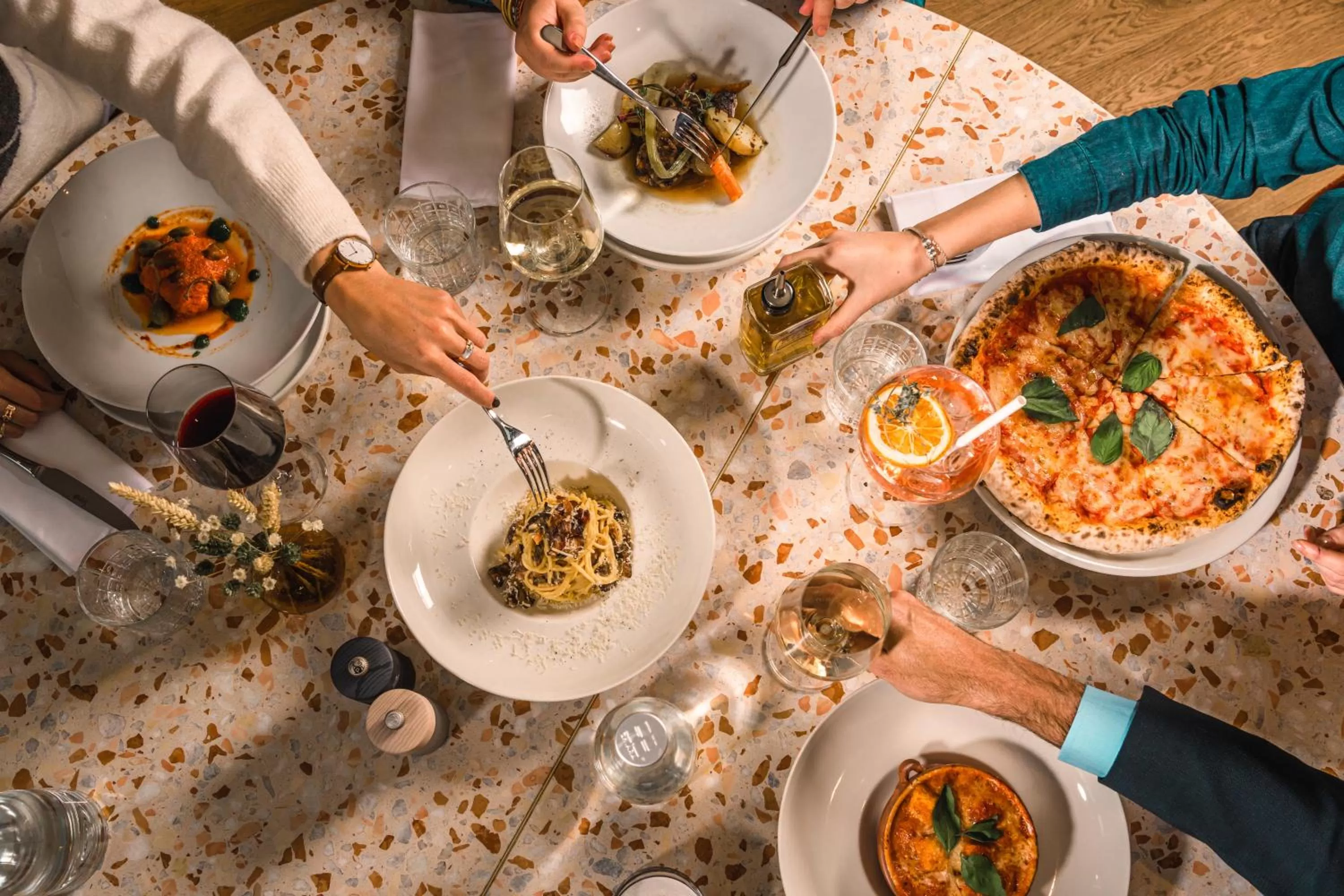 Restaurant/places to eat in Le Saint Gervais Hotel & Spa Handwritten Collection