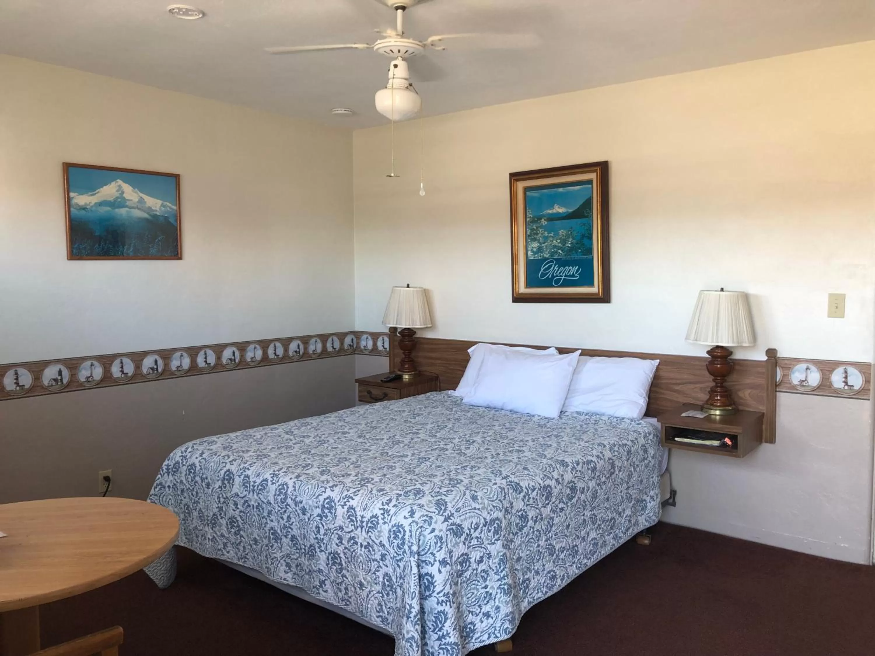 Bed in Lighthouse Inn