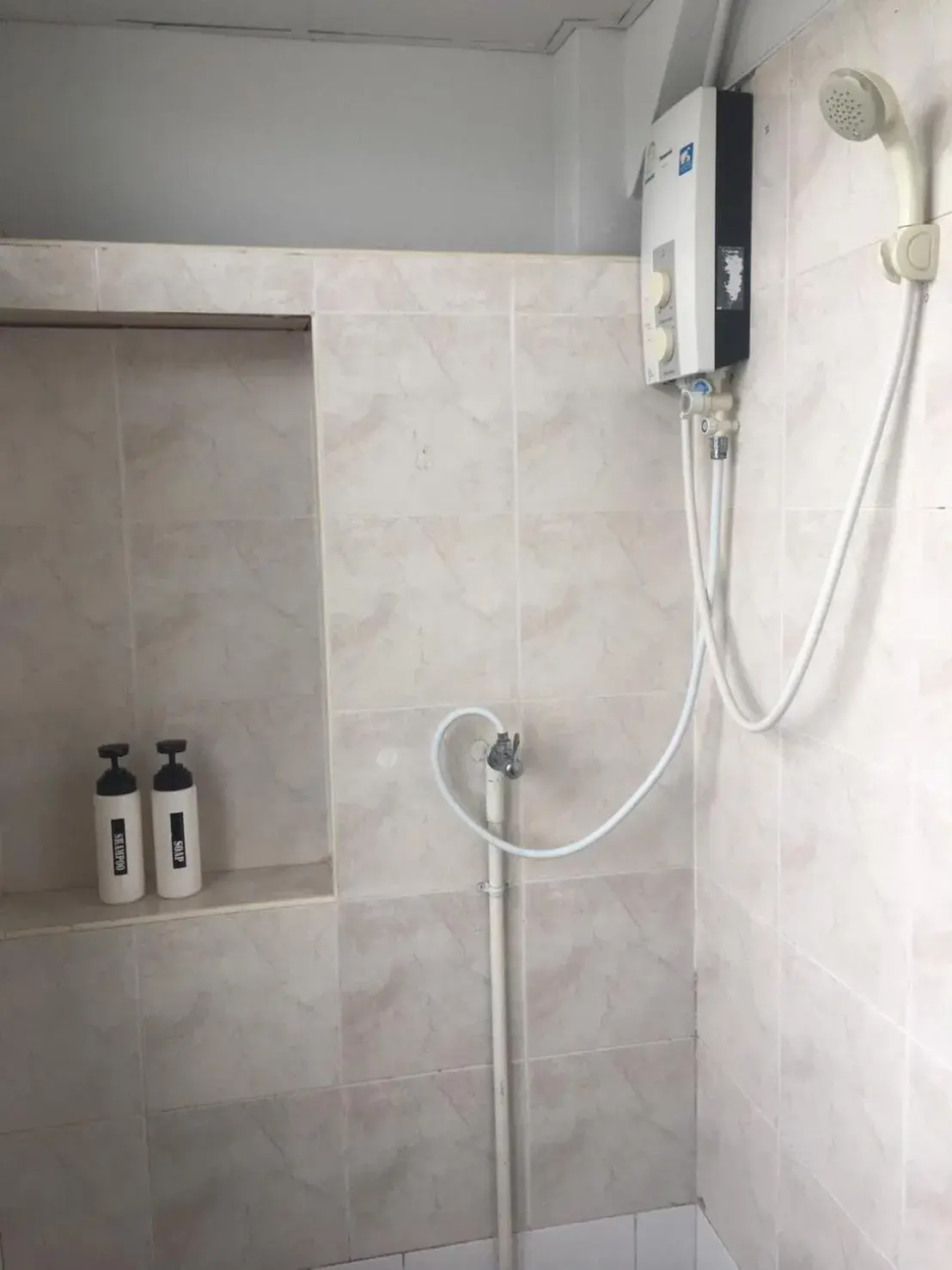 Single Room with Shared Shower and Toilet - single occupancy in Room@Vipa Single Room with Shared Shower and Toilet - single occupancy in Room@Vipa