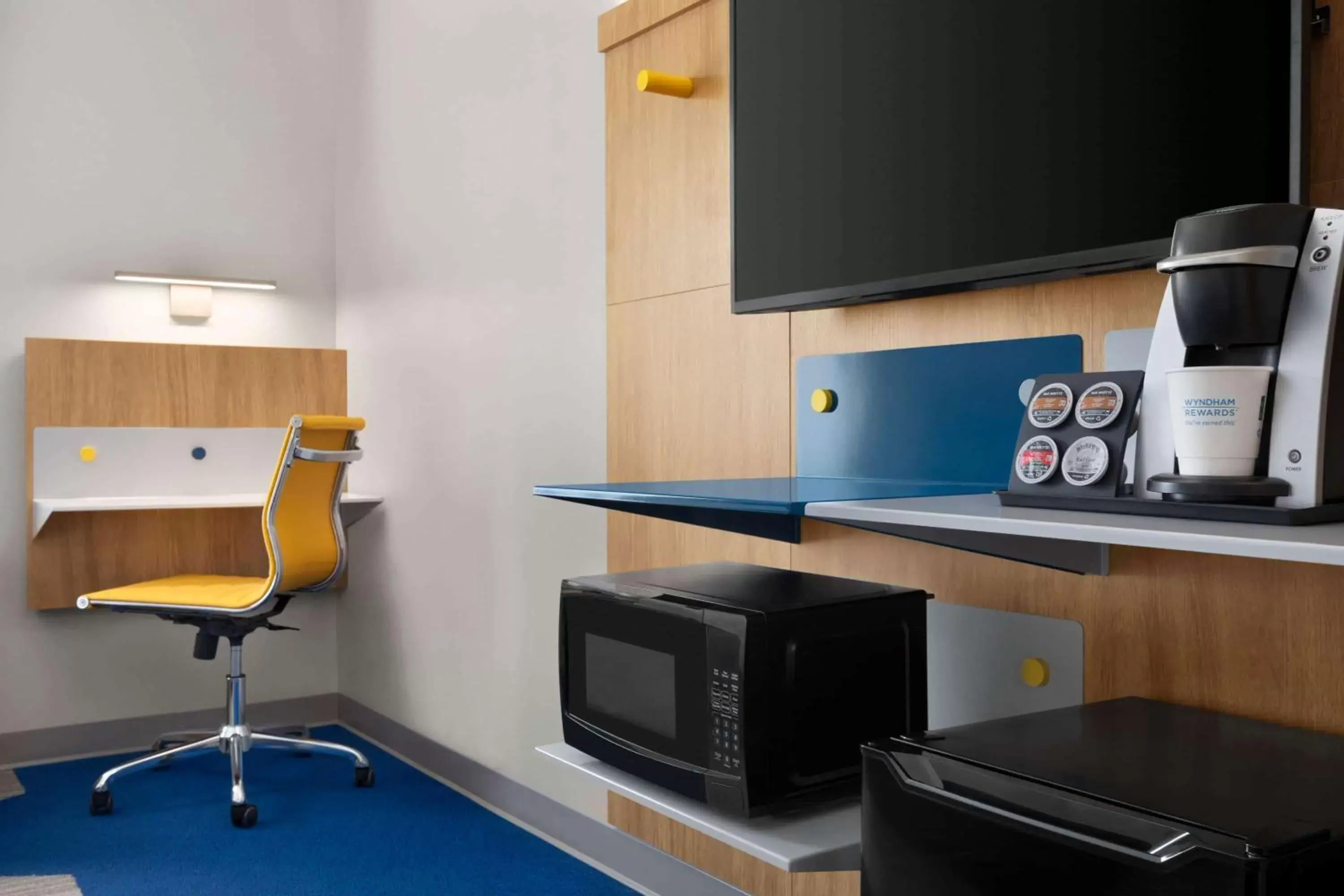 King Room - Non-Smoking in Microtel Inn Suites by Wyndham Lac-Megantic King Room - Non-Smoking in Microtel Inn Suites by Wyndham Lac-Megantic