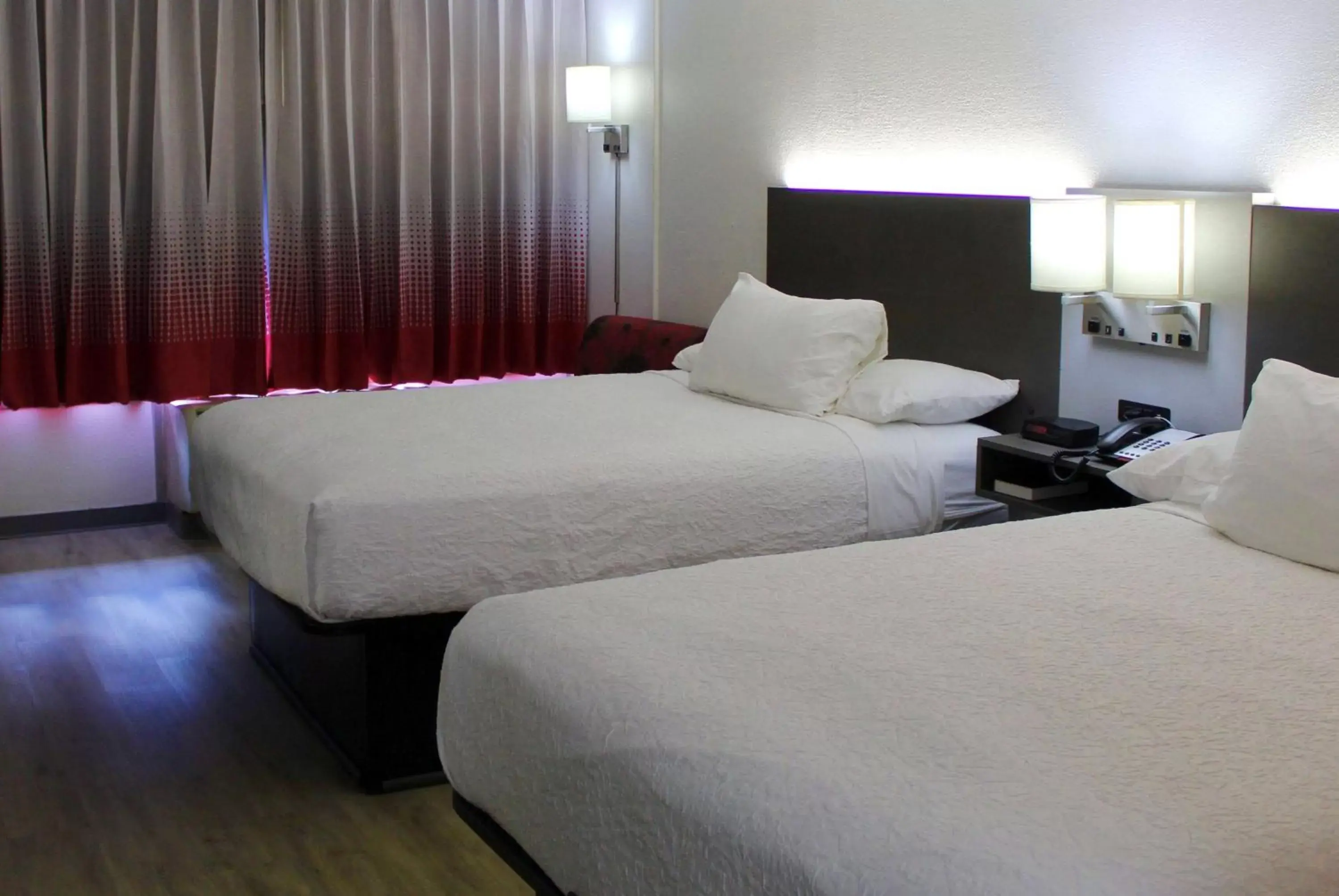Double Room with Two Double Beds - Mobility Access/Non-Smoking in Ramada by Wyndham Harrisonburg Double Room with Two Double Beds - Mobility Access/Non-Smoking in Ramada by Wyndham Harrisonburg