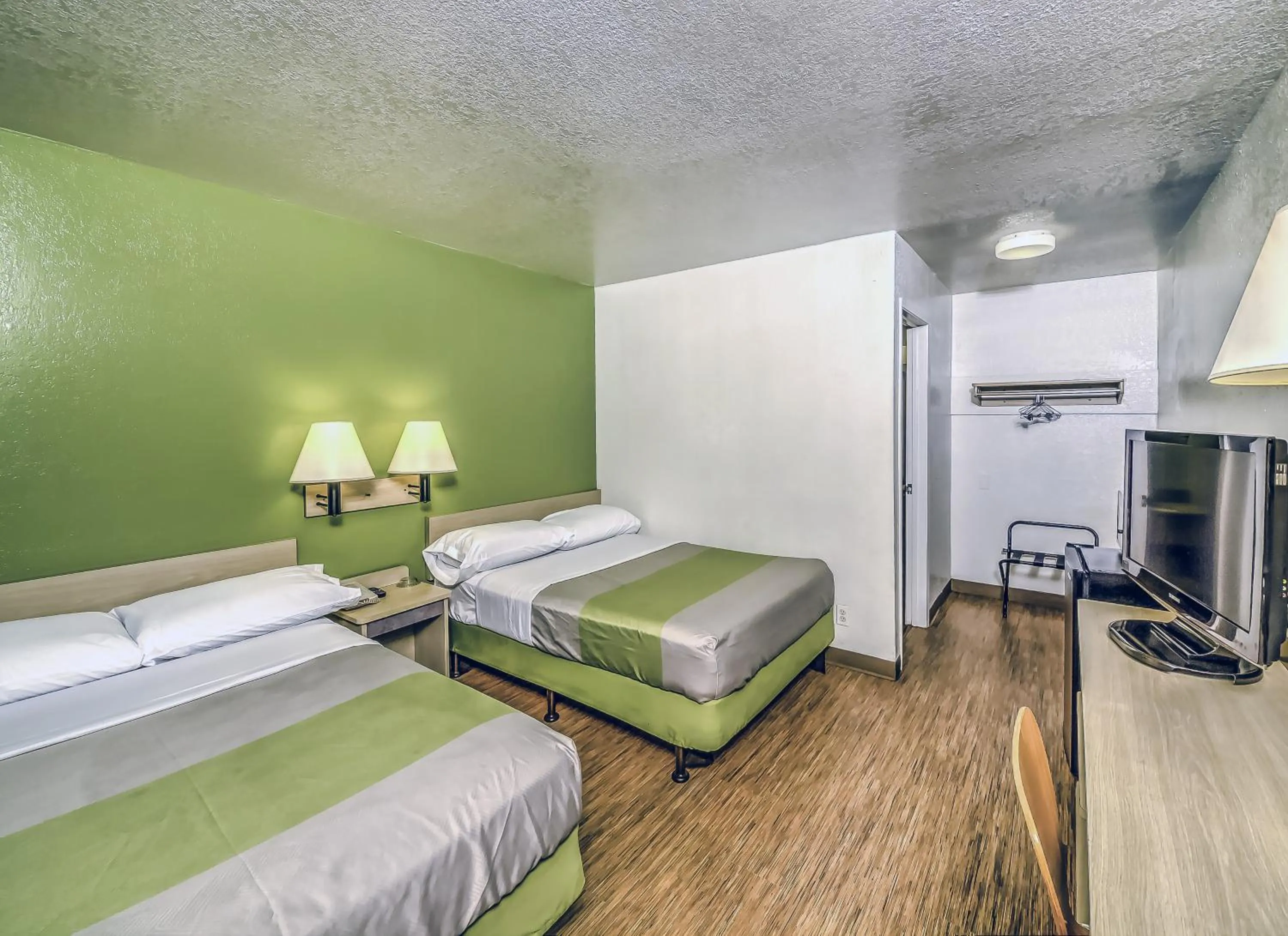 Bedroom in Motel 6-Colorado Springs, CO