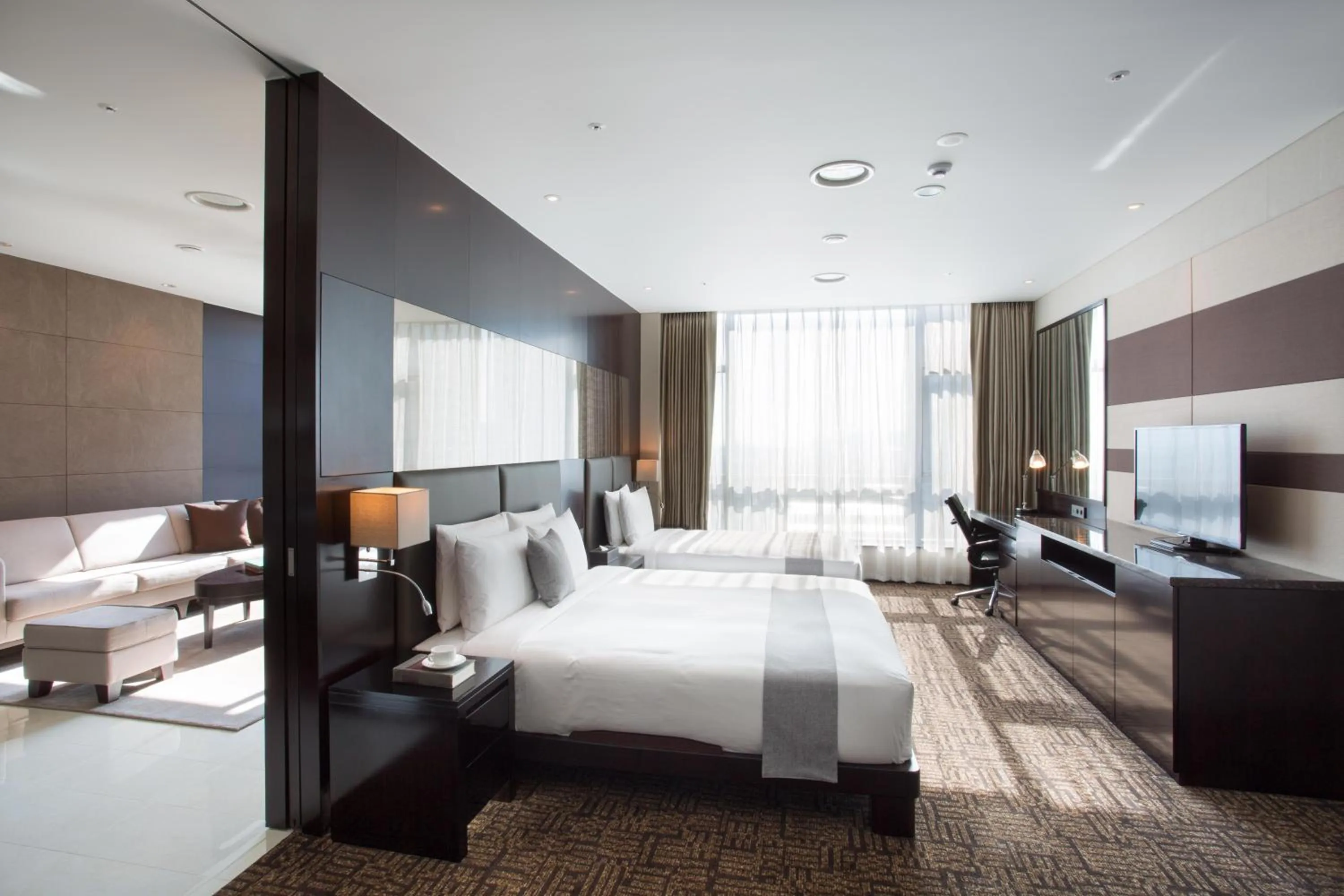 Bedroom, Bed in I Square Hotel