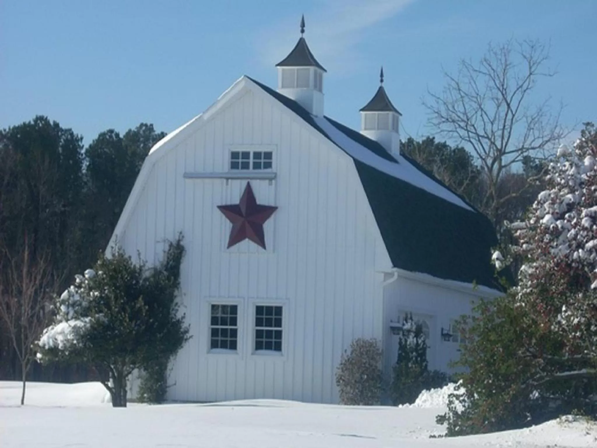 Facade/entrance in Inn at Huntingfield Creek