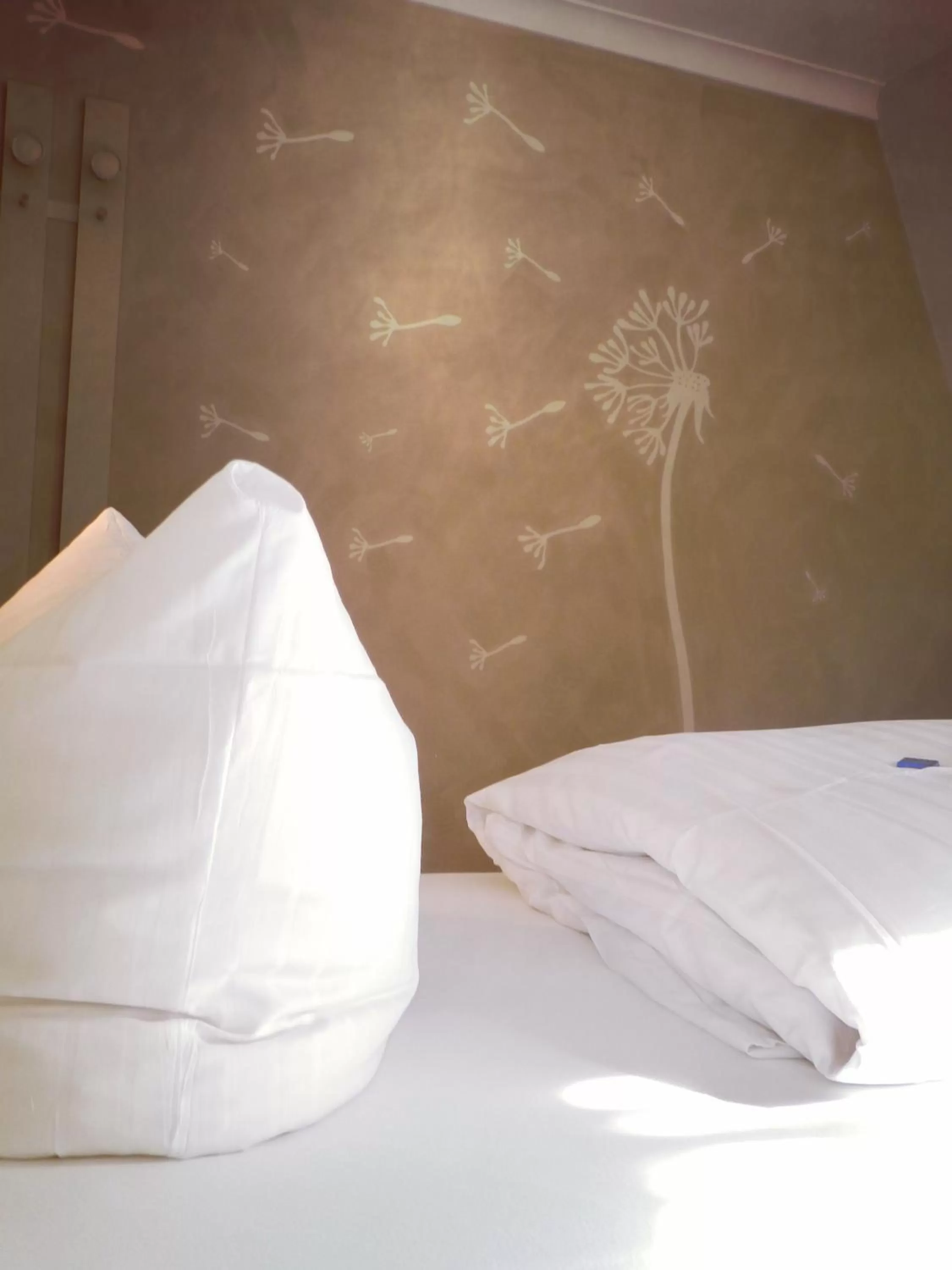 Bed in Hotel Löwen-Weinstube