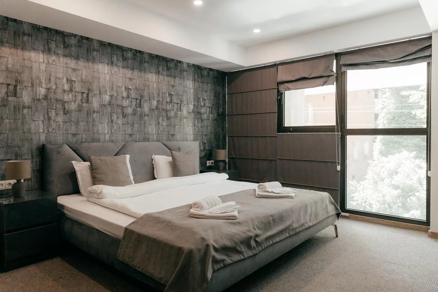 Photo of the whole room, Bed in Royal Plaza Hotel