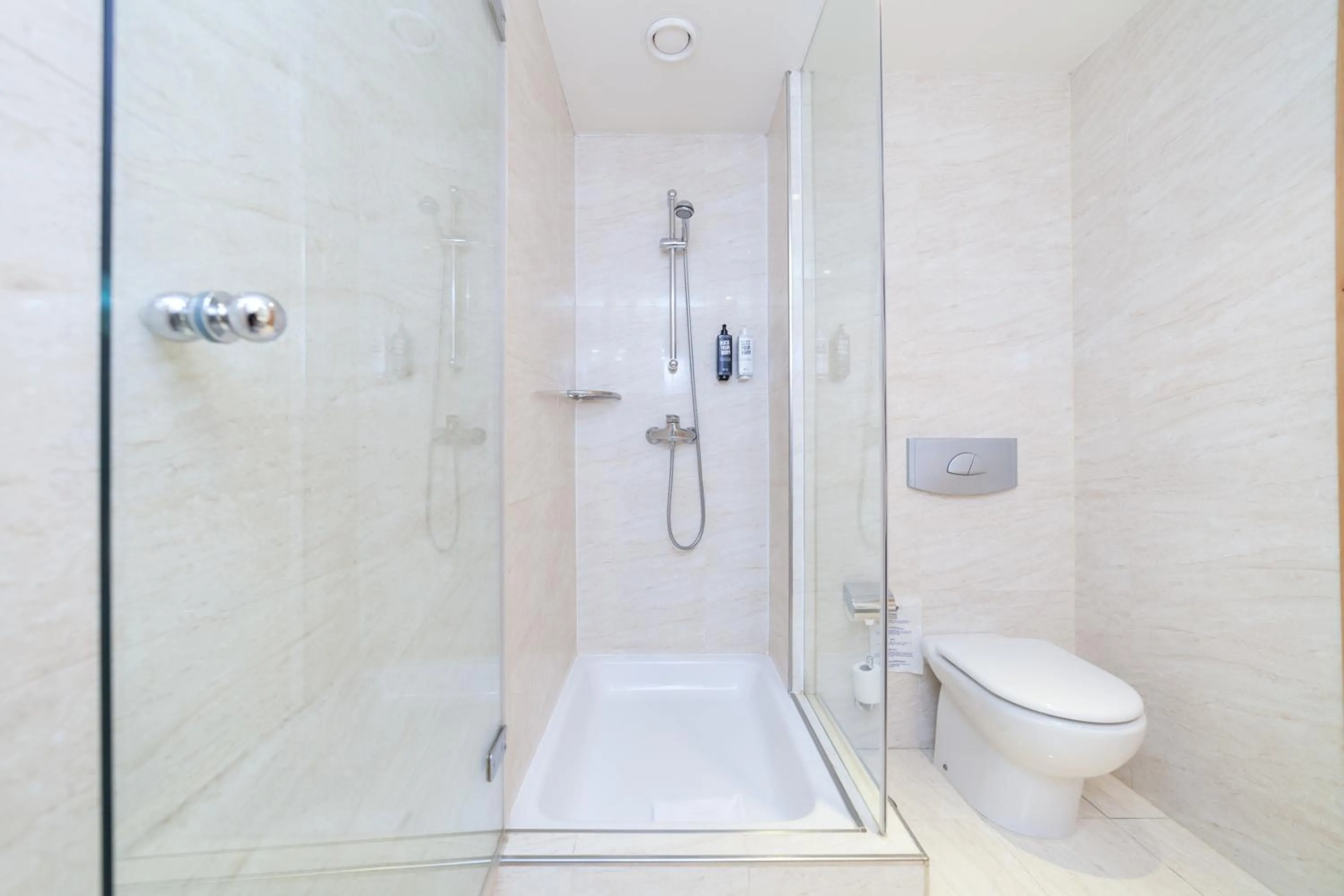 Bathroom in Ibis Alcala de Henares La Garena