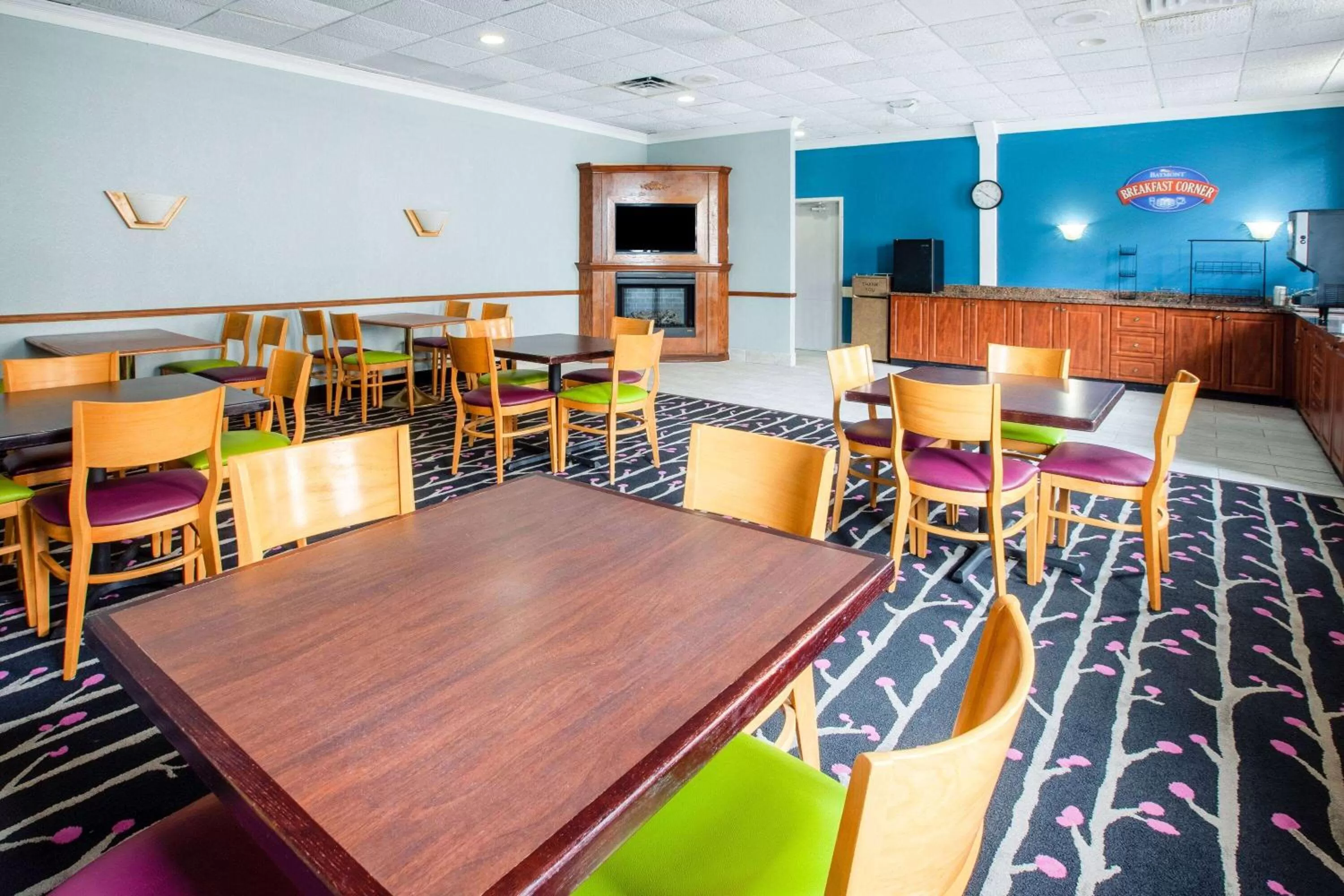 Breakfast in Baymont by Wyndham Northwood