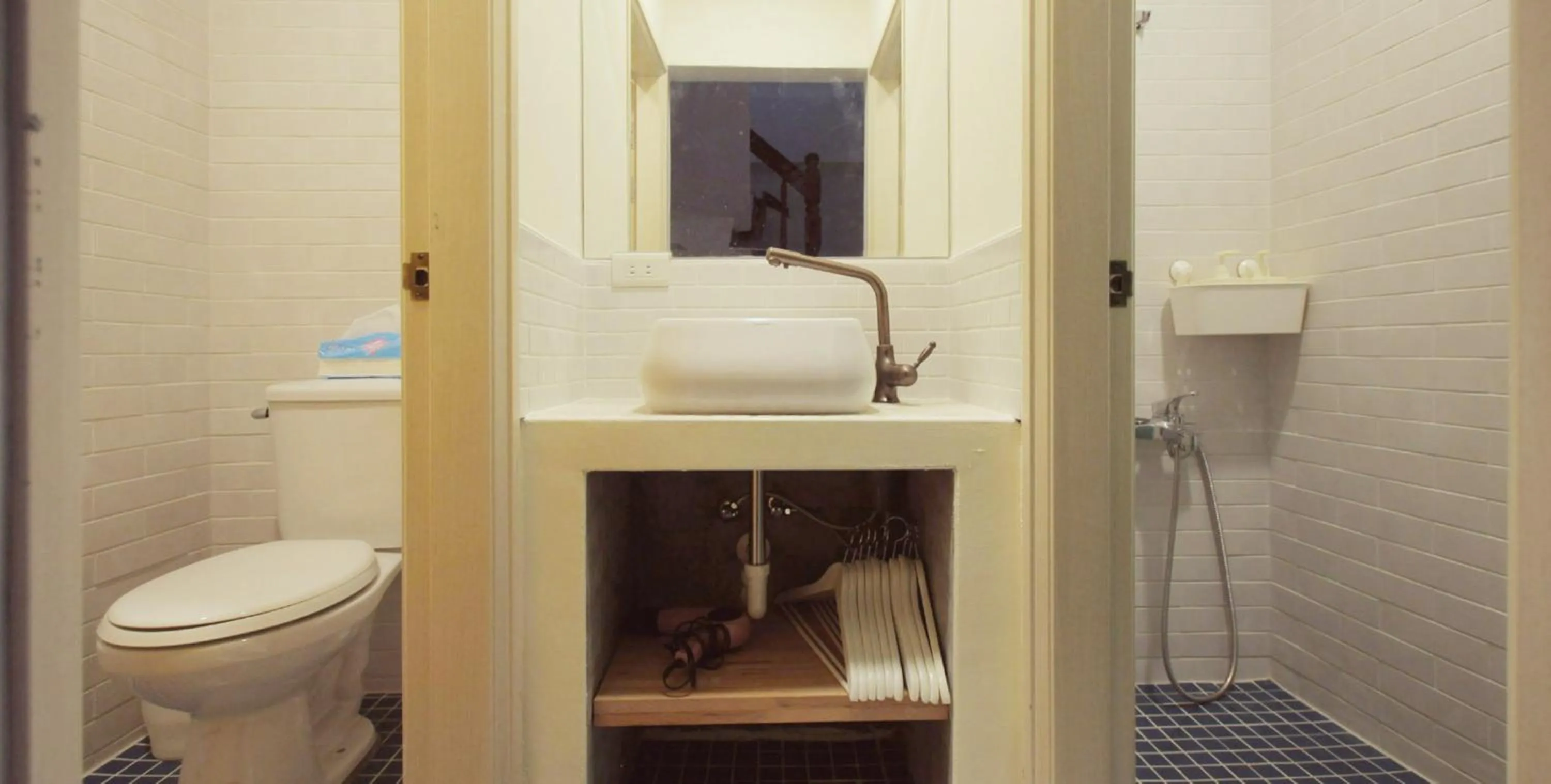 Toilet in Cozy House Hostel