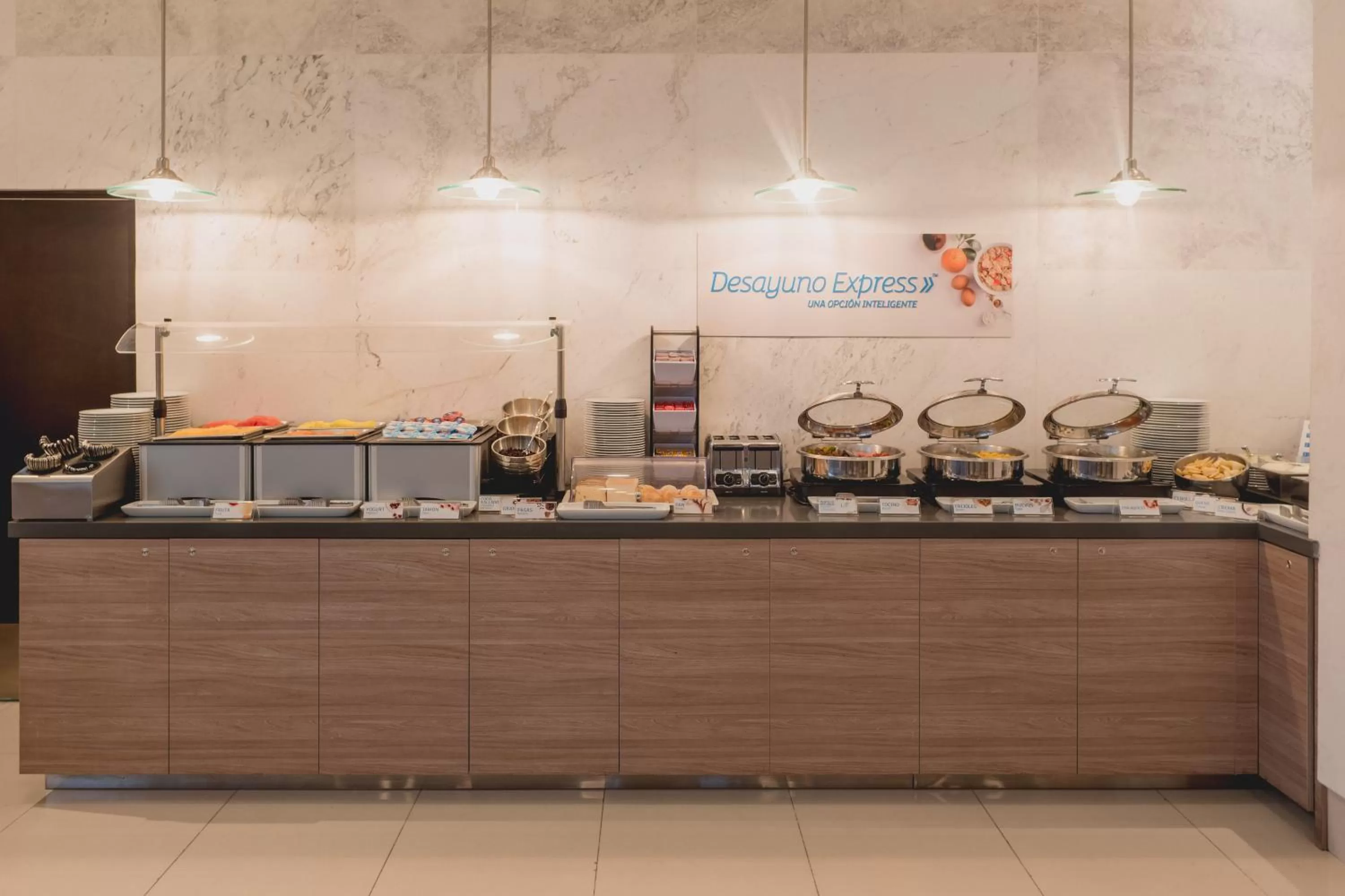 Breakfast in Holiday Inn Express & Suites Silao Aeropuerto Terminal by IHG