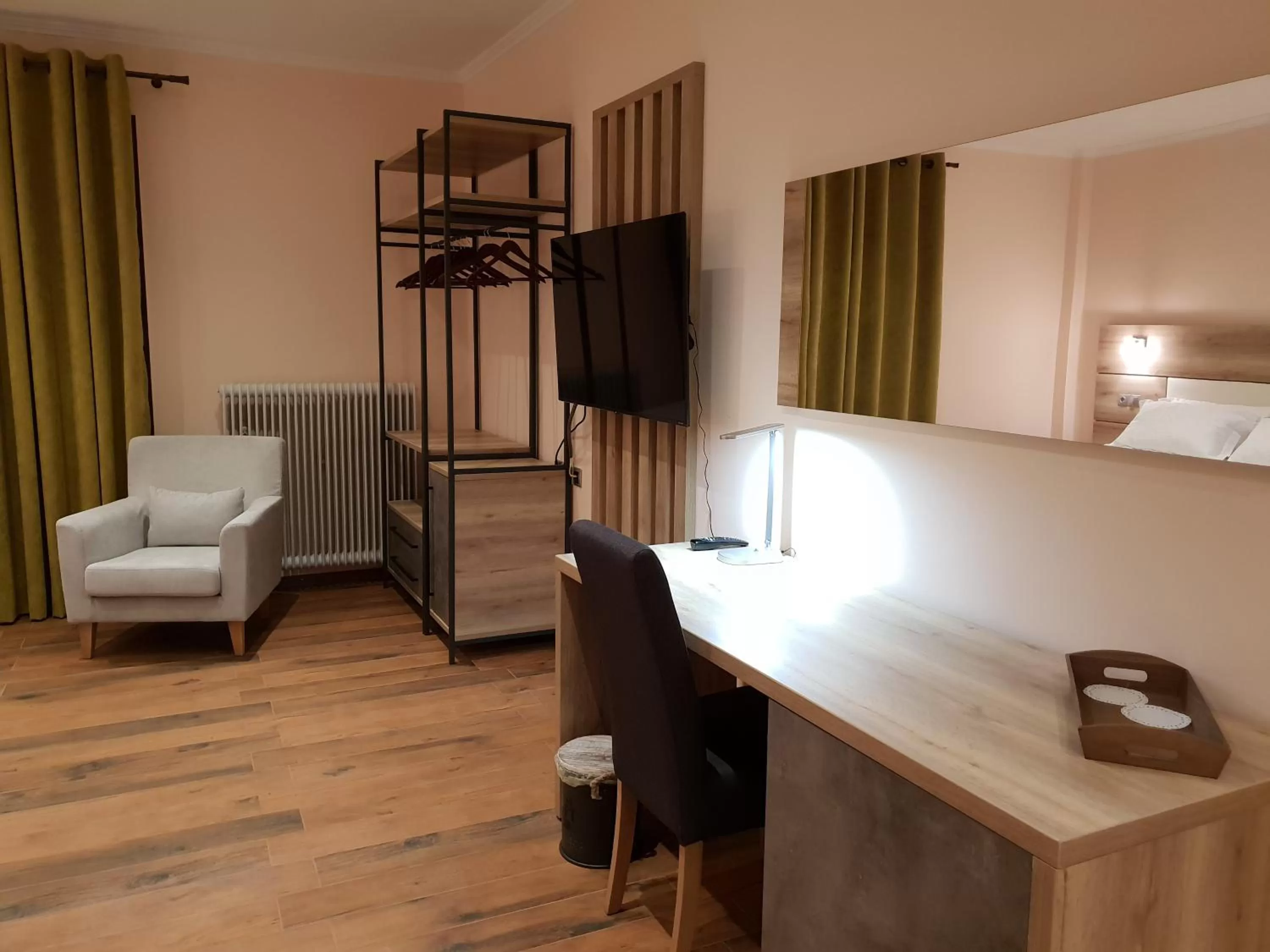 Photo of the whole room, Bed in Mondeus Inn Luxury