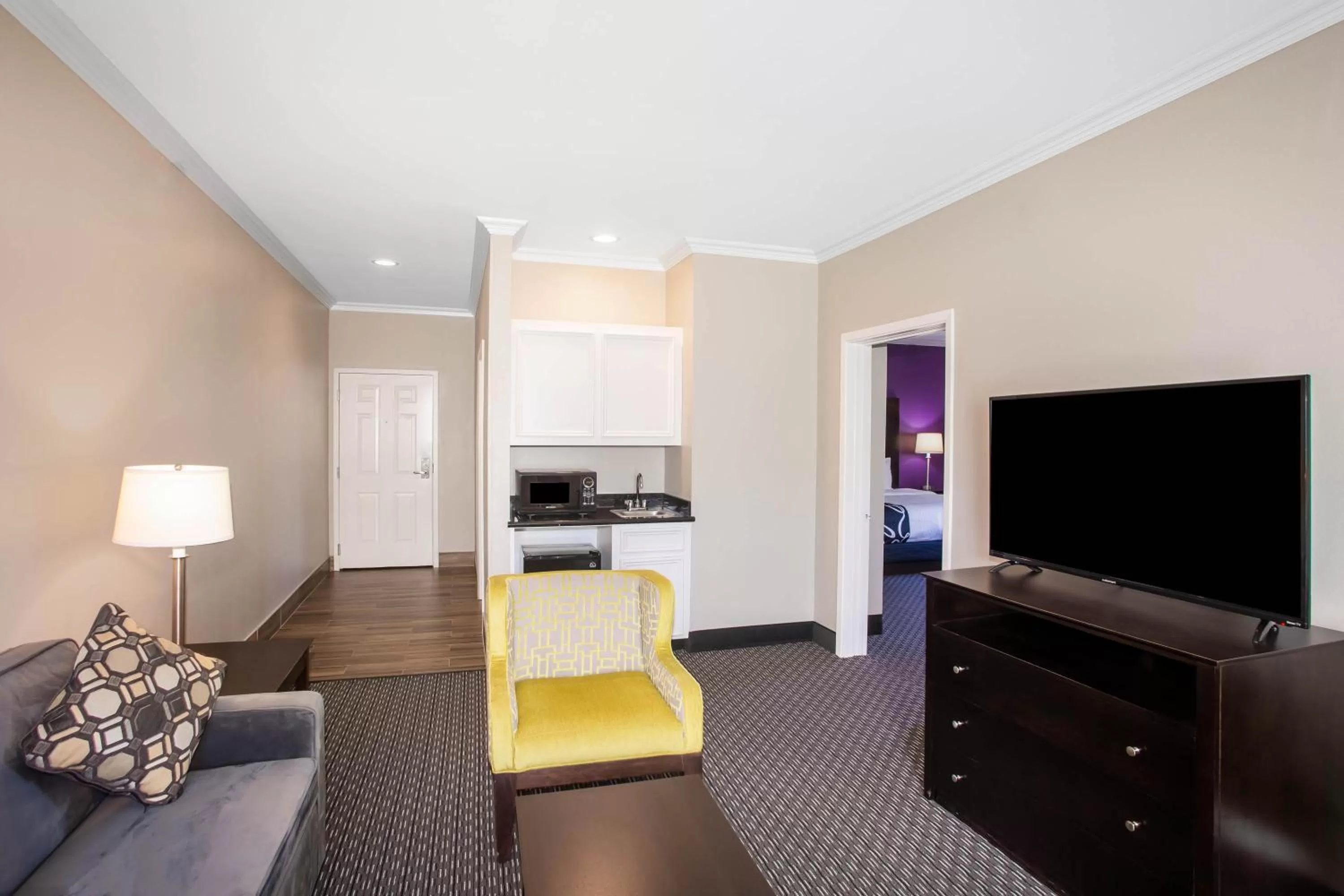 TV and multimedia in La Quinta by Wyndham Houston - Magnolia