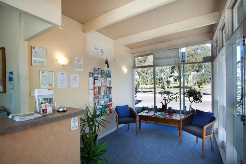 Lobby or reception in Parkville Motel