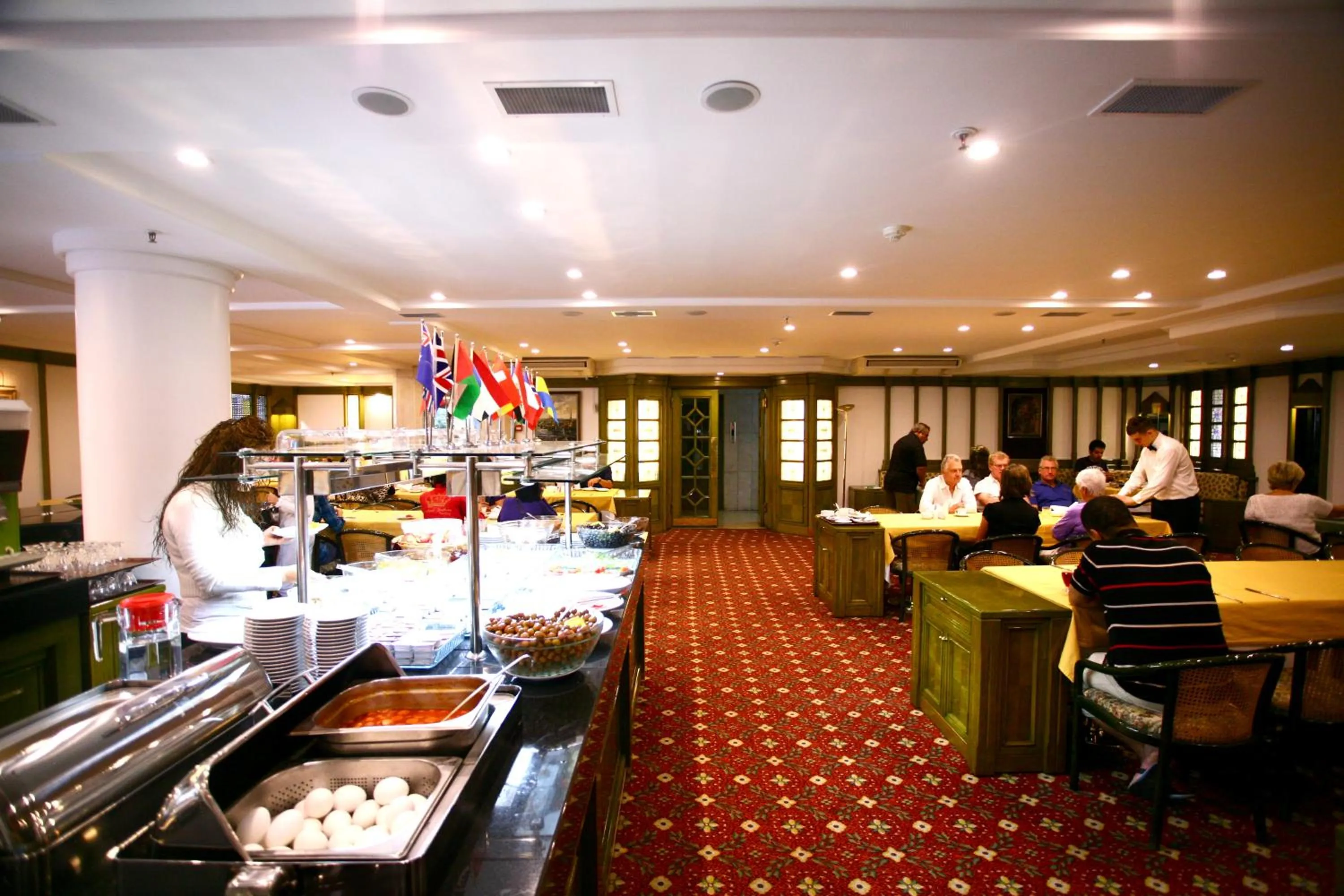 Restaurant/places to eat in Istanbul Royal Hotel