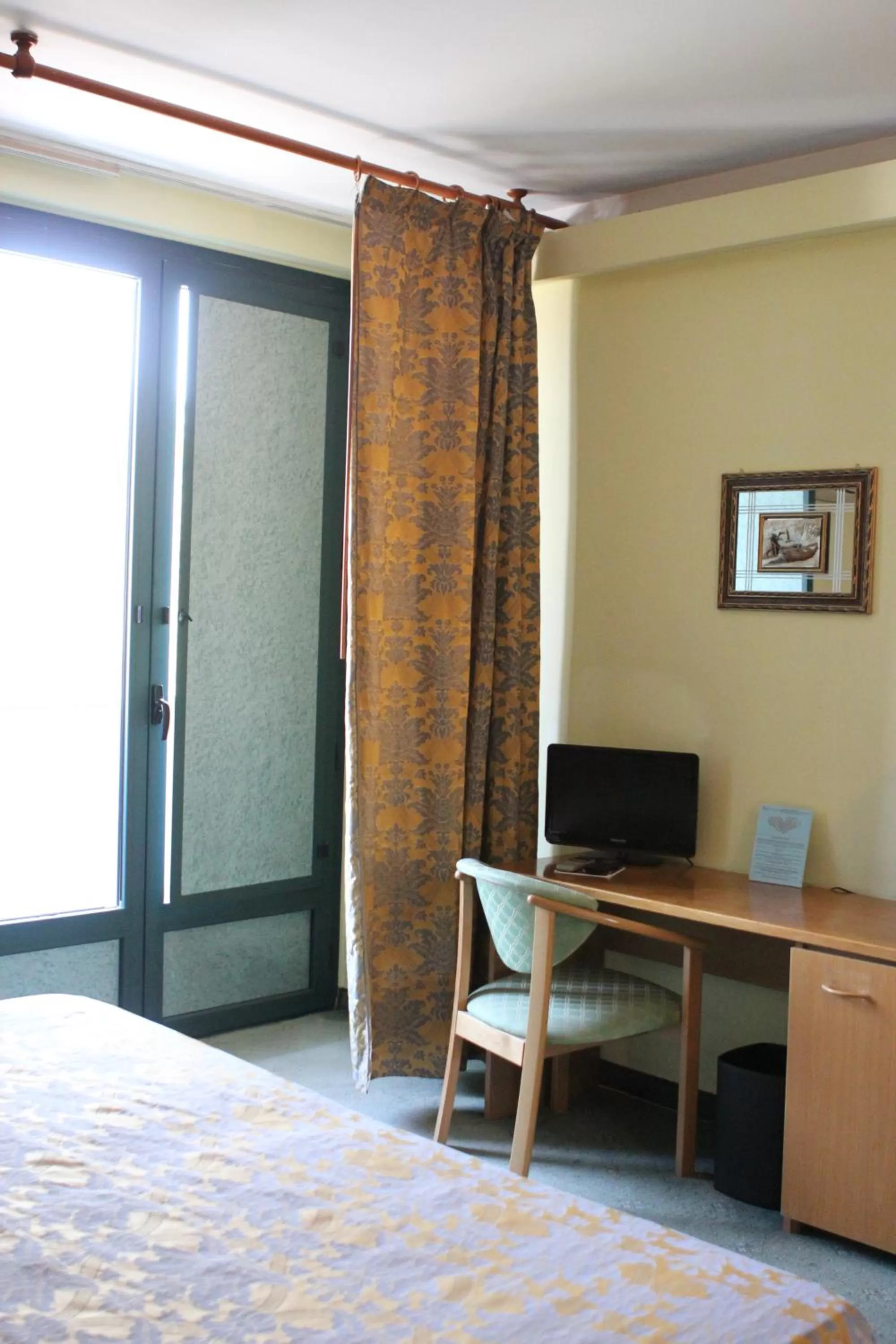 Seating area in Ascot Lodging