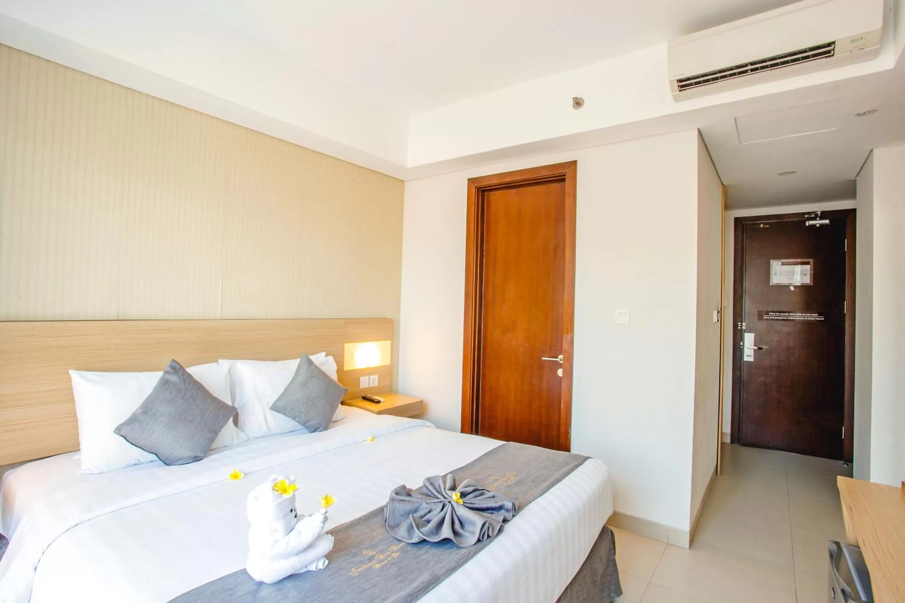 Bed in Jimbaran Bay Beach Resort and Spa by Prabhu