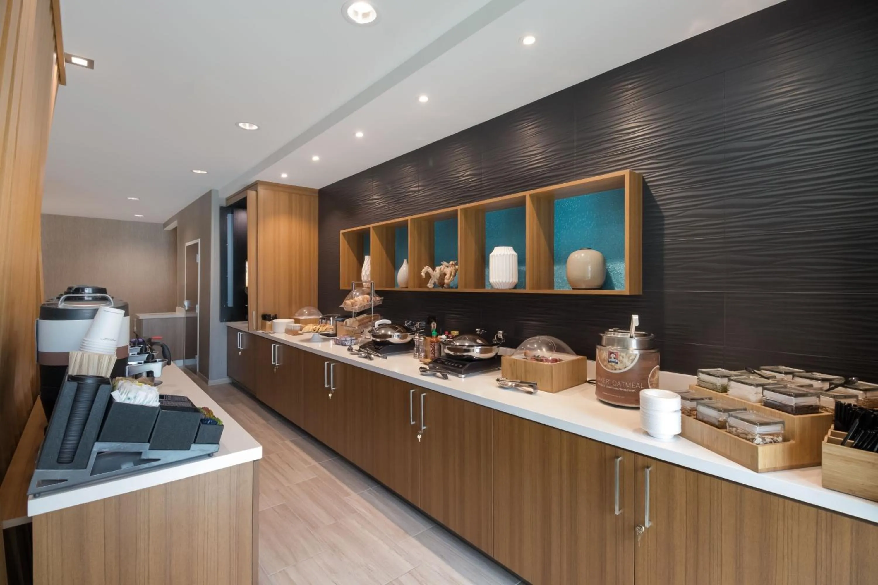 Breakfast in SpringHill Suites by Marriott Dallas NW Highway at Stemmons / I-35East