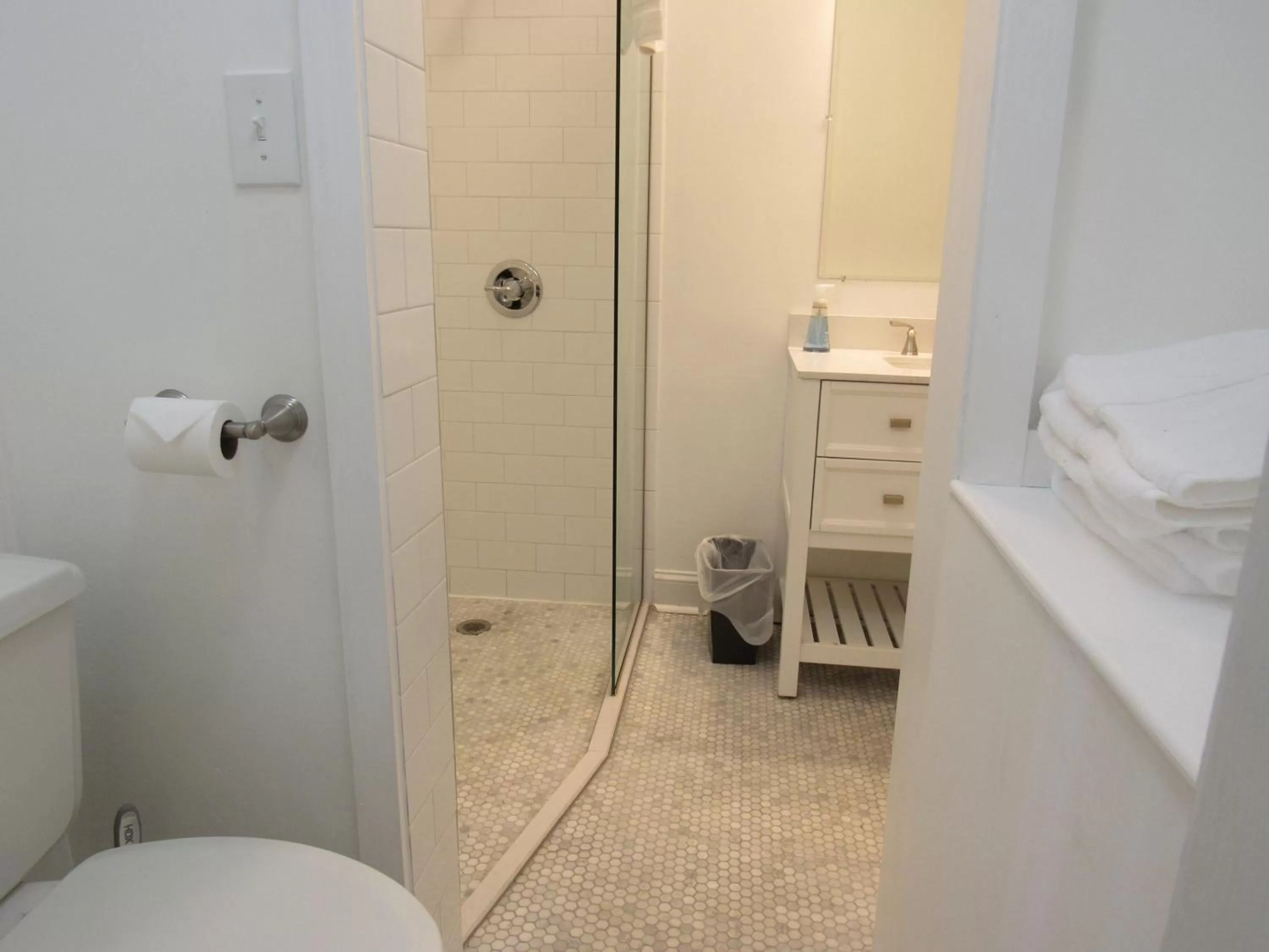 The Argus Hotel & Cocktail Lounge