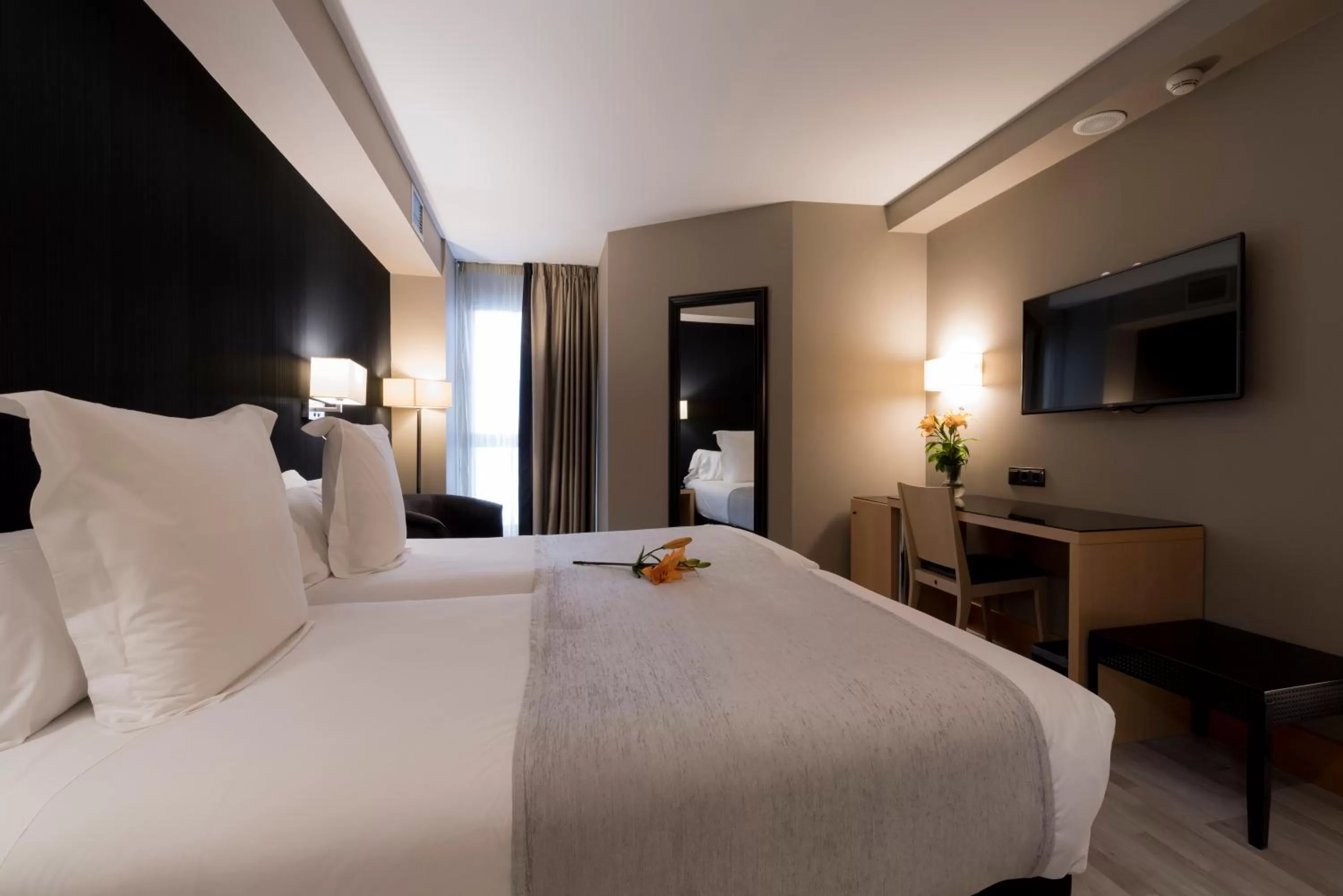 Bedroom, Bed in Hotel Plaza