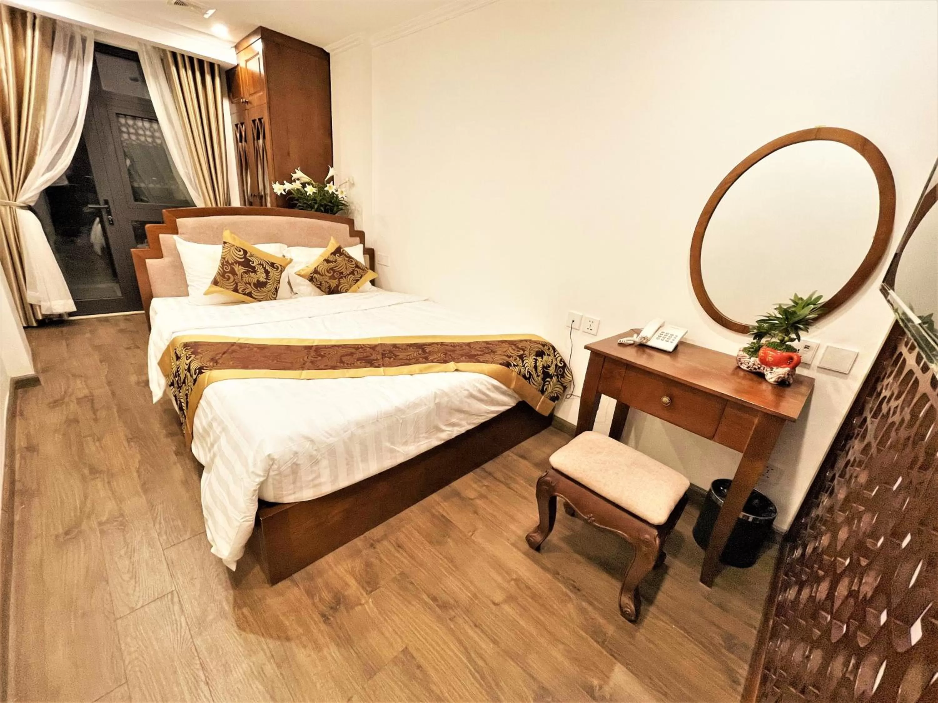 Photo of the whole room, Bed in DE LA SOIE Hotel & Travel