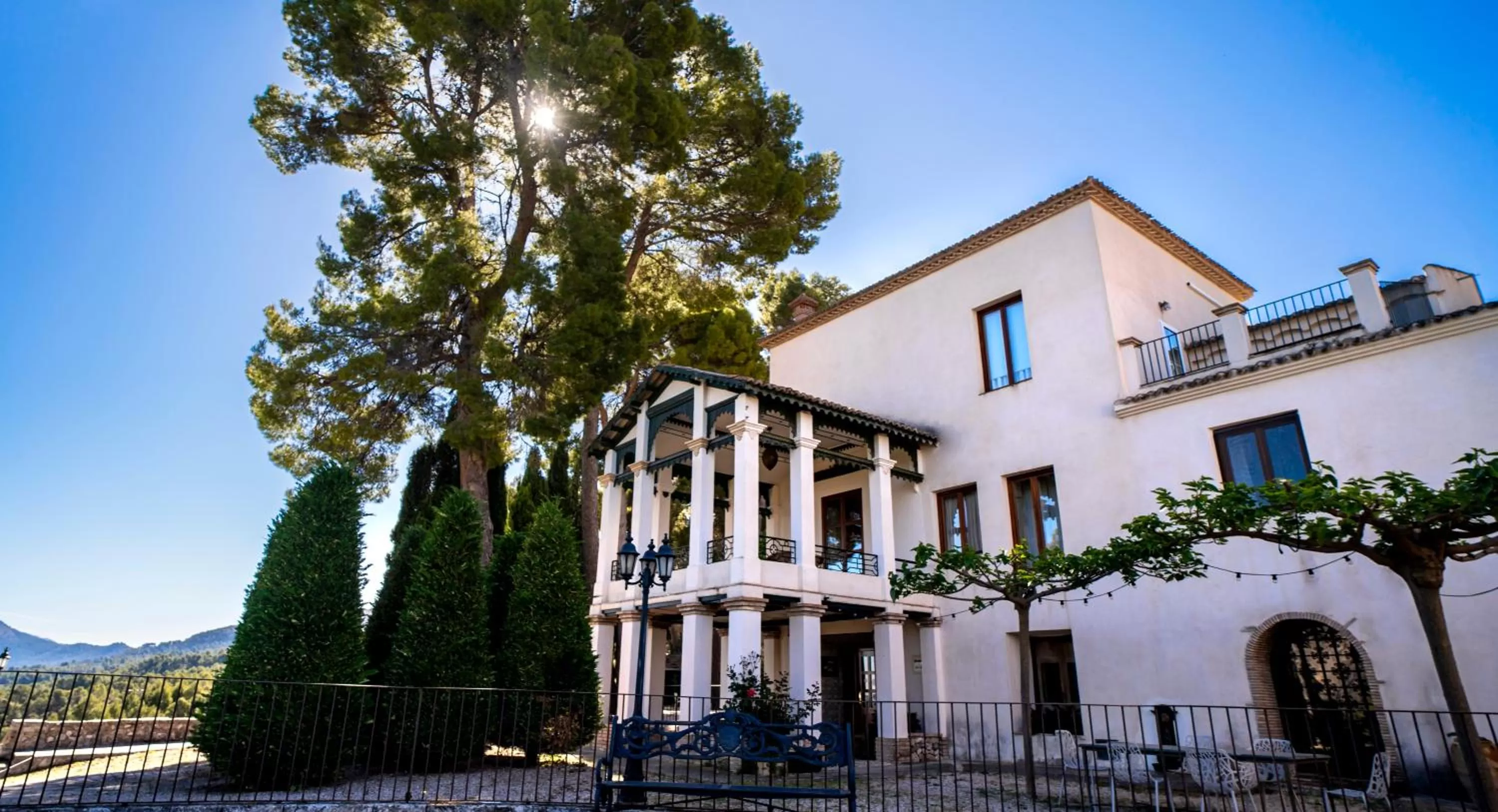 Property building in Eco Hotel con encanto Masía la Mota B&B