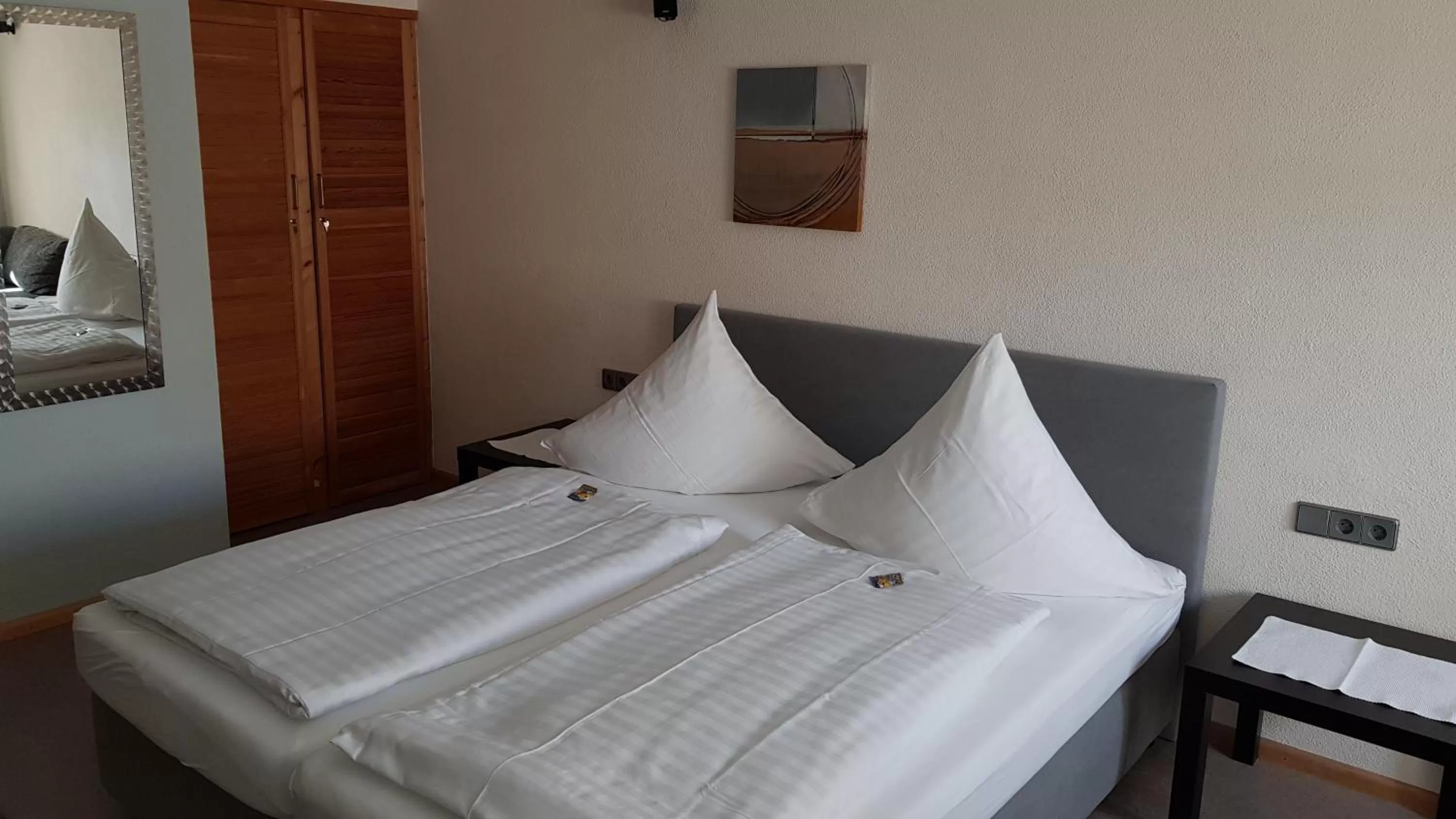 Bed in H41 Inn Hotel Garni Freiburg