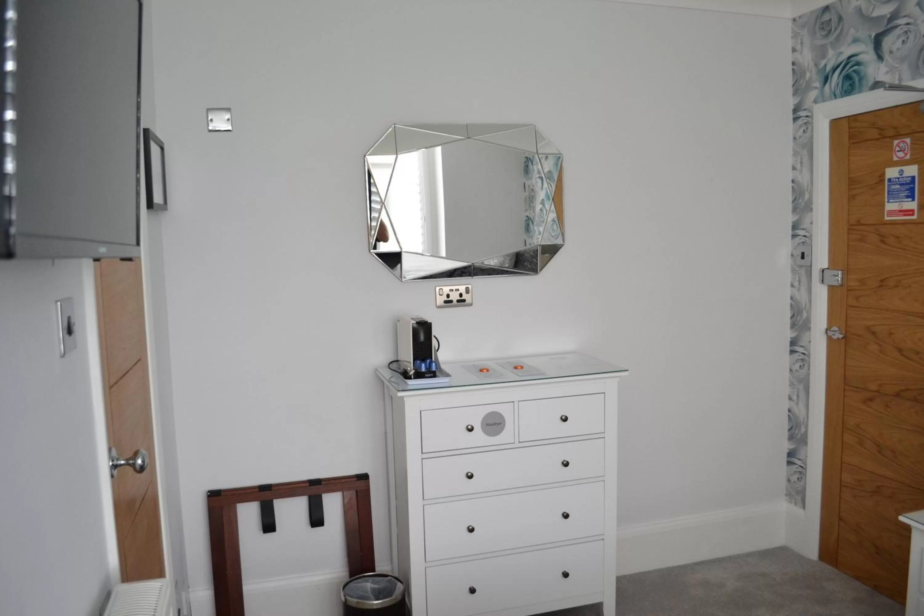 Coffee/tea facilities in Harriet House B&B