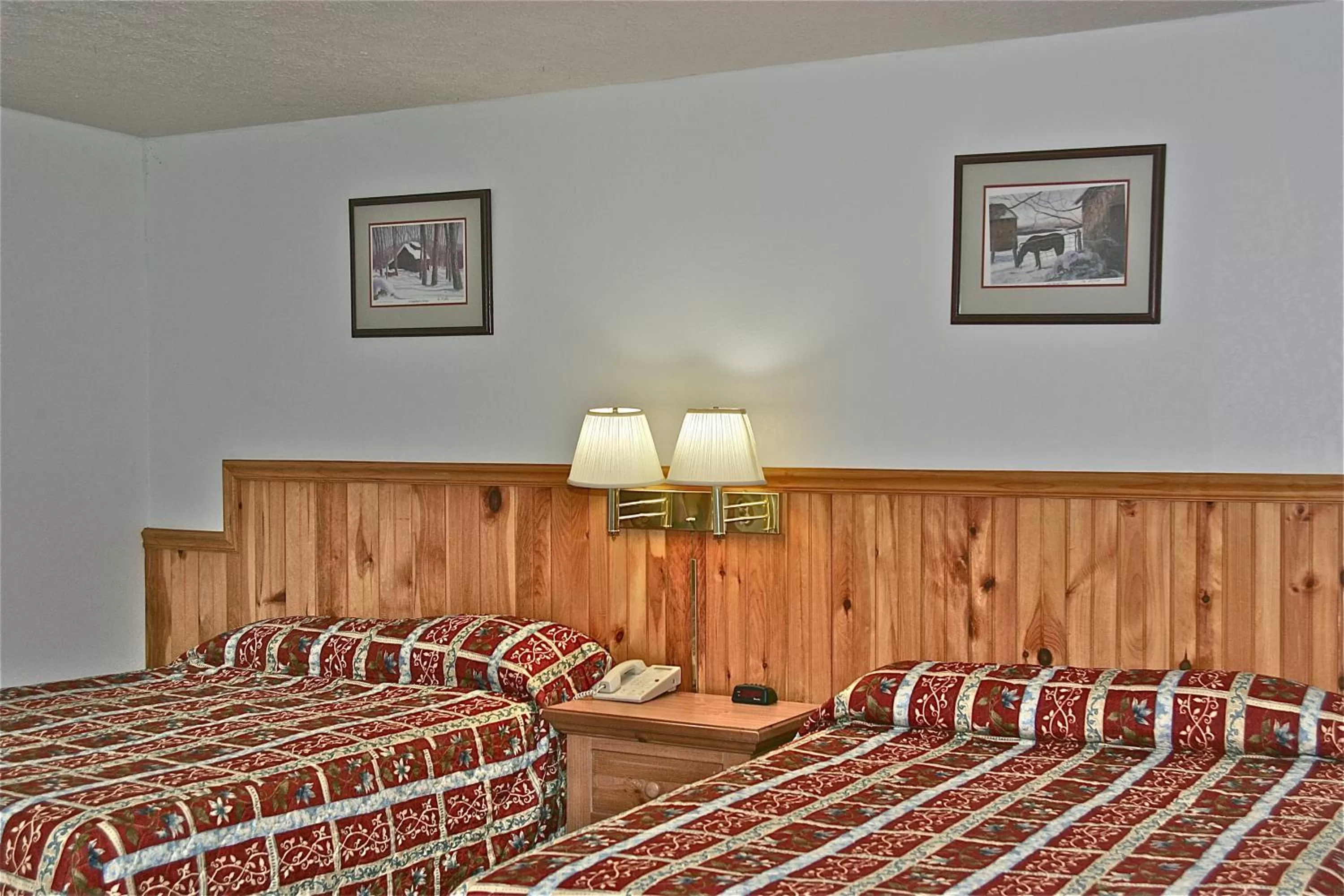 Photo of the whole room, Bed in Stone Fence Resort