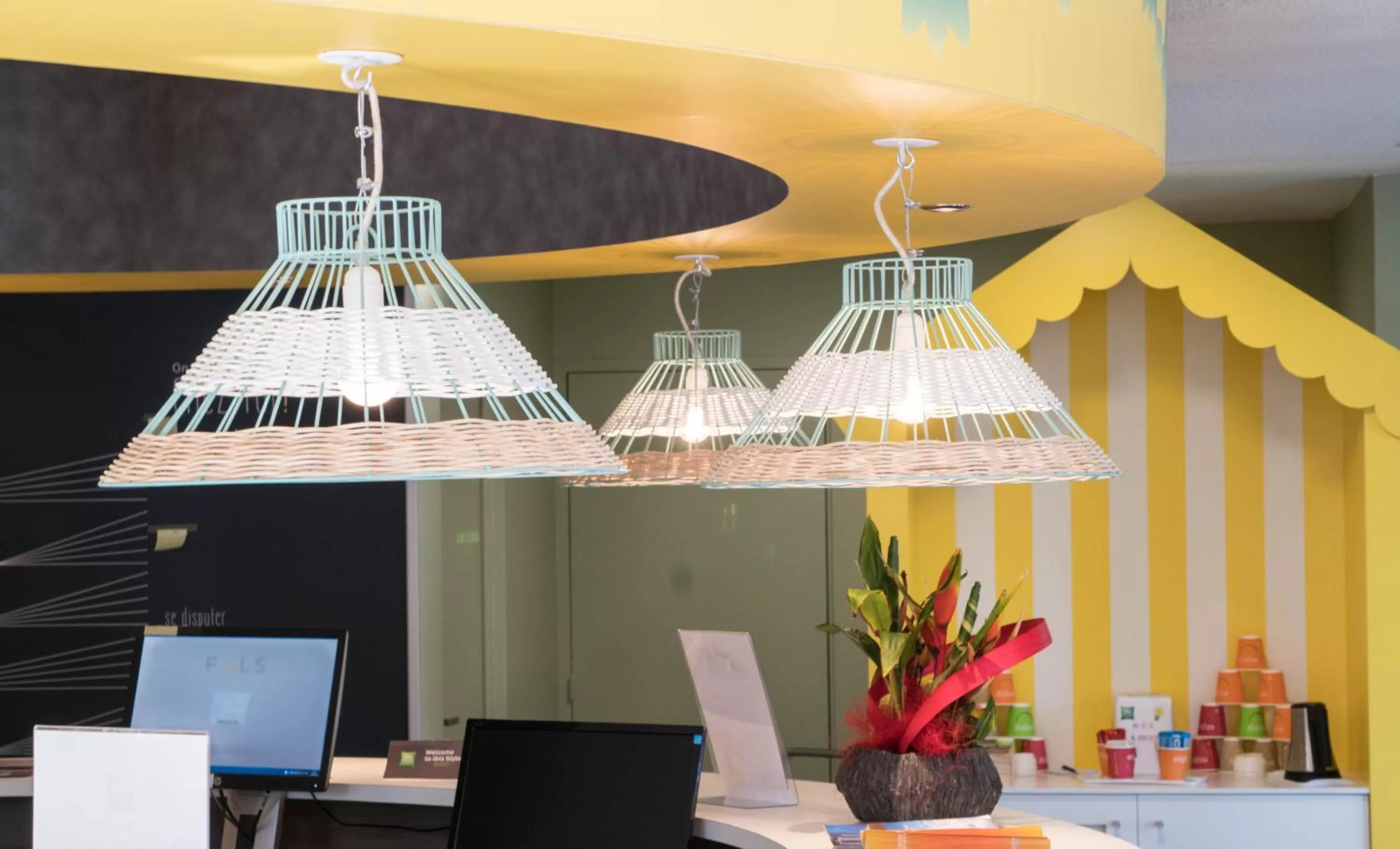 Lobby or reception in ibis Styles Perpignan Canet En Roussillon