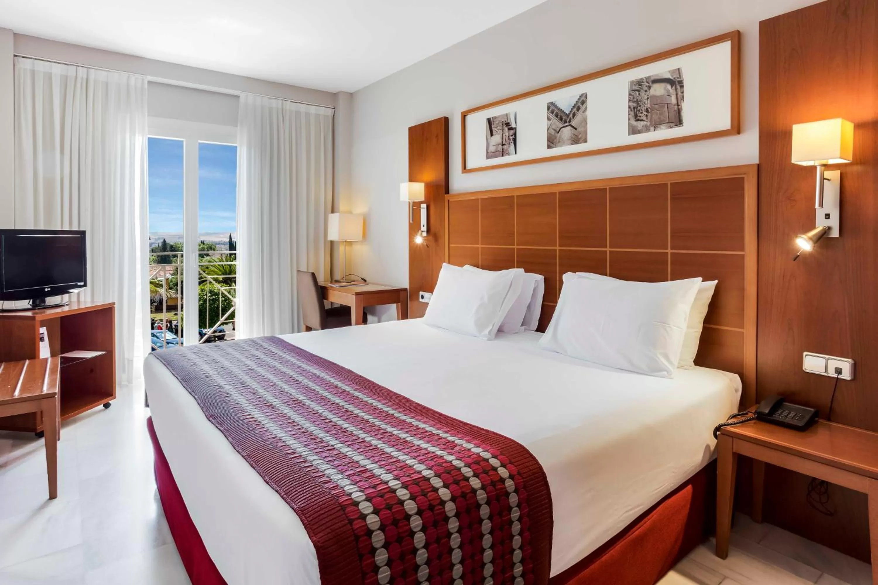 Photo of the whole room, Bed in Exe Las Adelfas