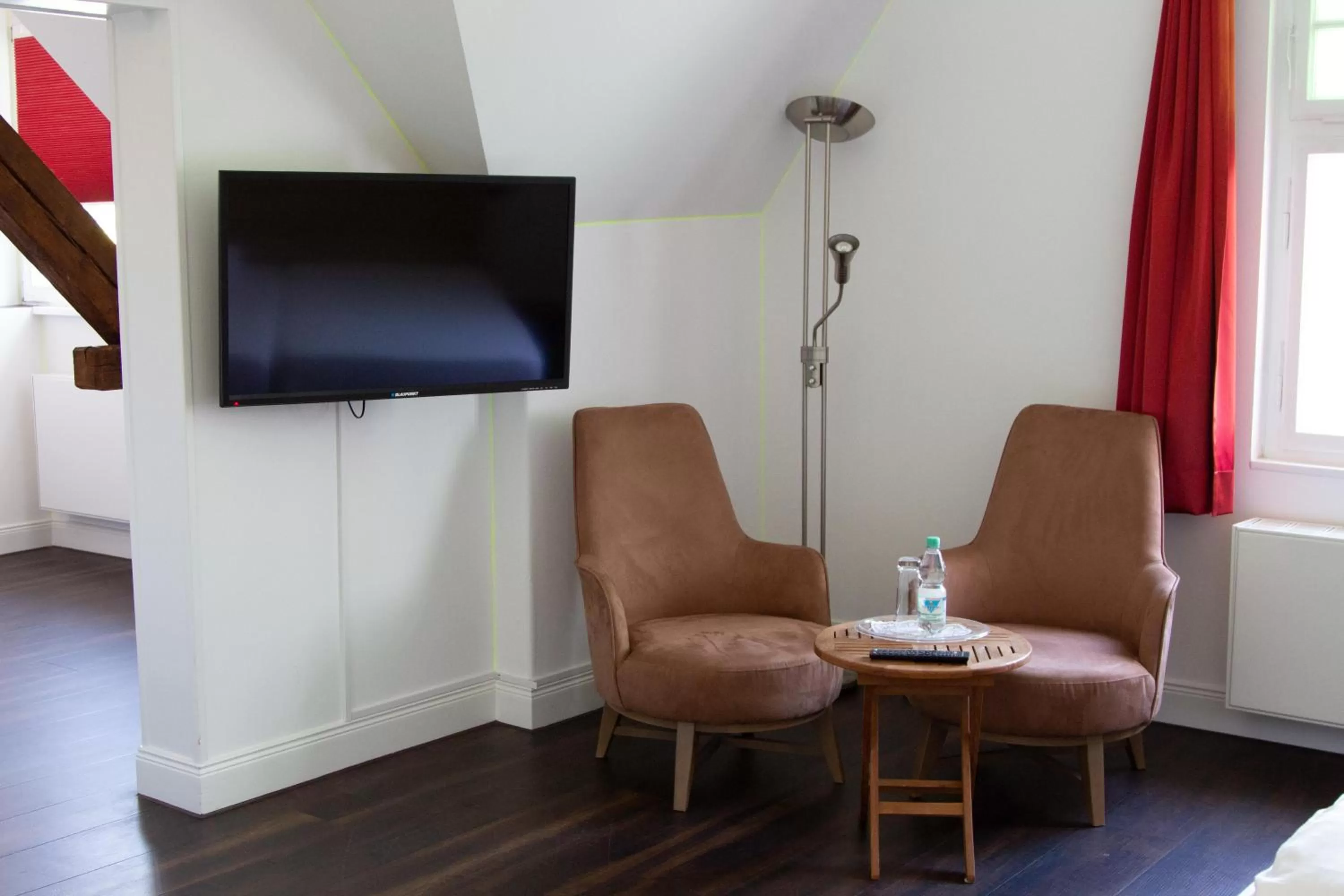 TV/Entertainment Center in 2T Hotel artgenossen