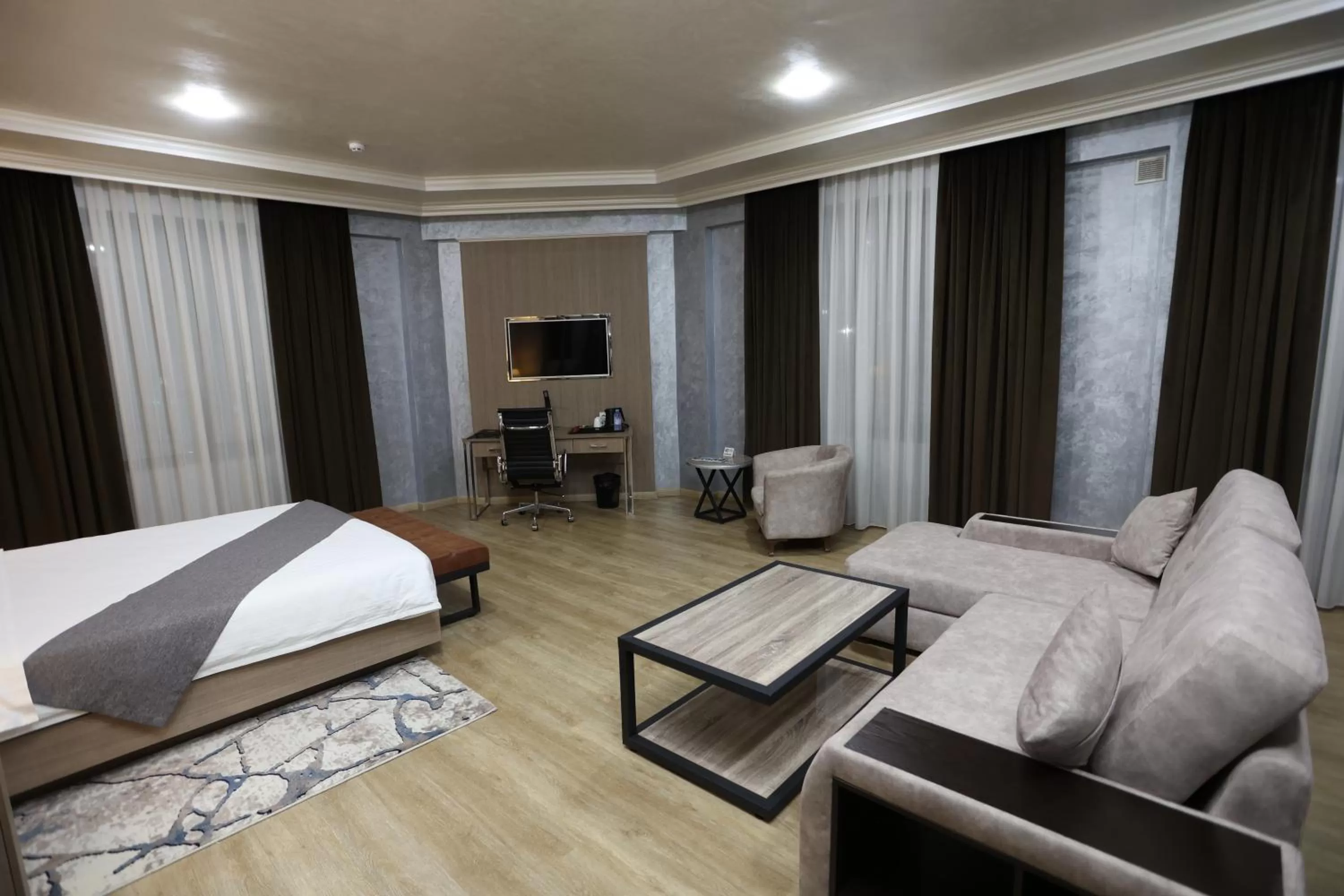 Bedroom, Bed in CHlNOR HOTEL