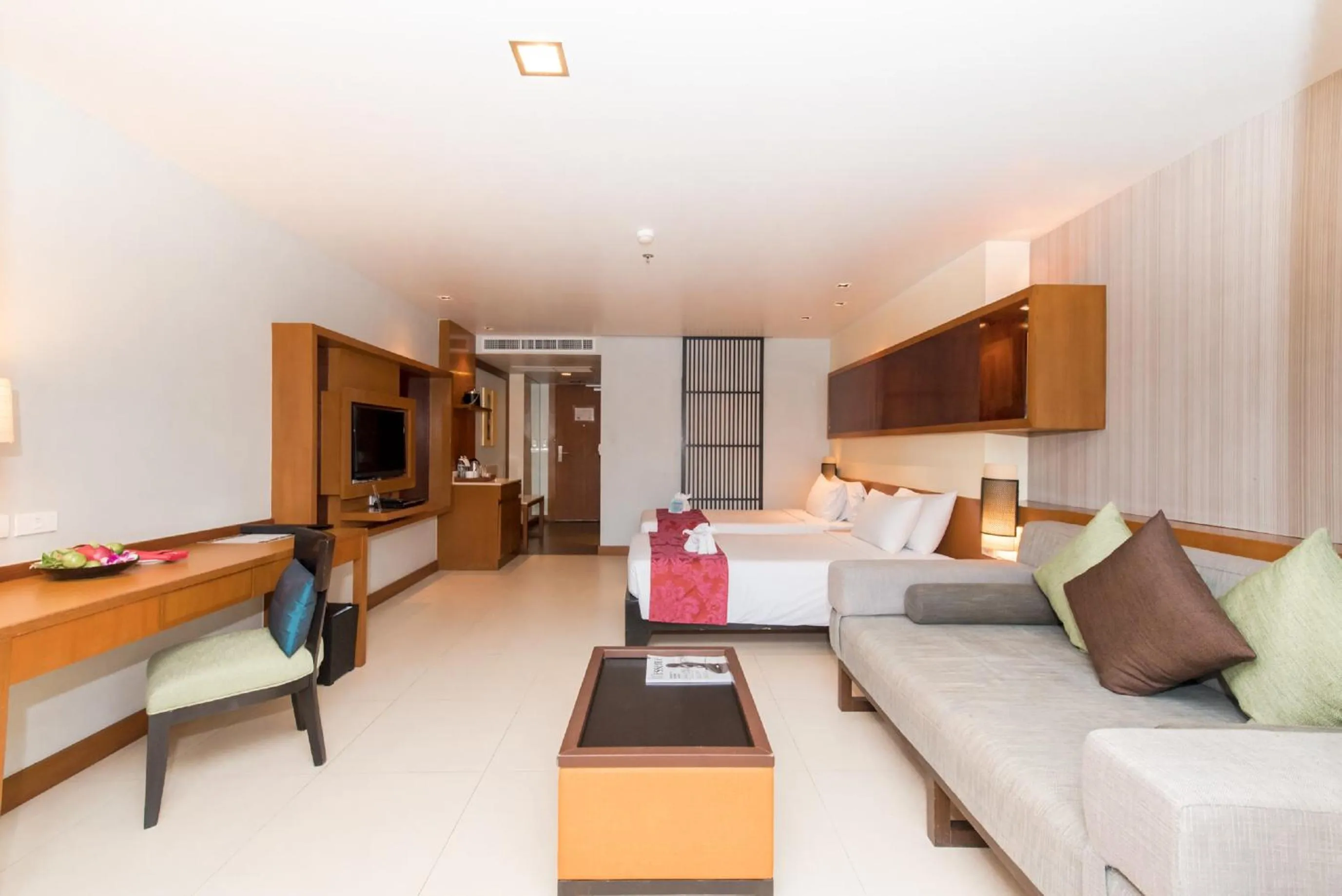 Living room, Bed in ASHLEE Hub Hotel Patong