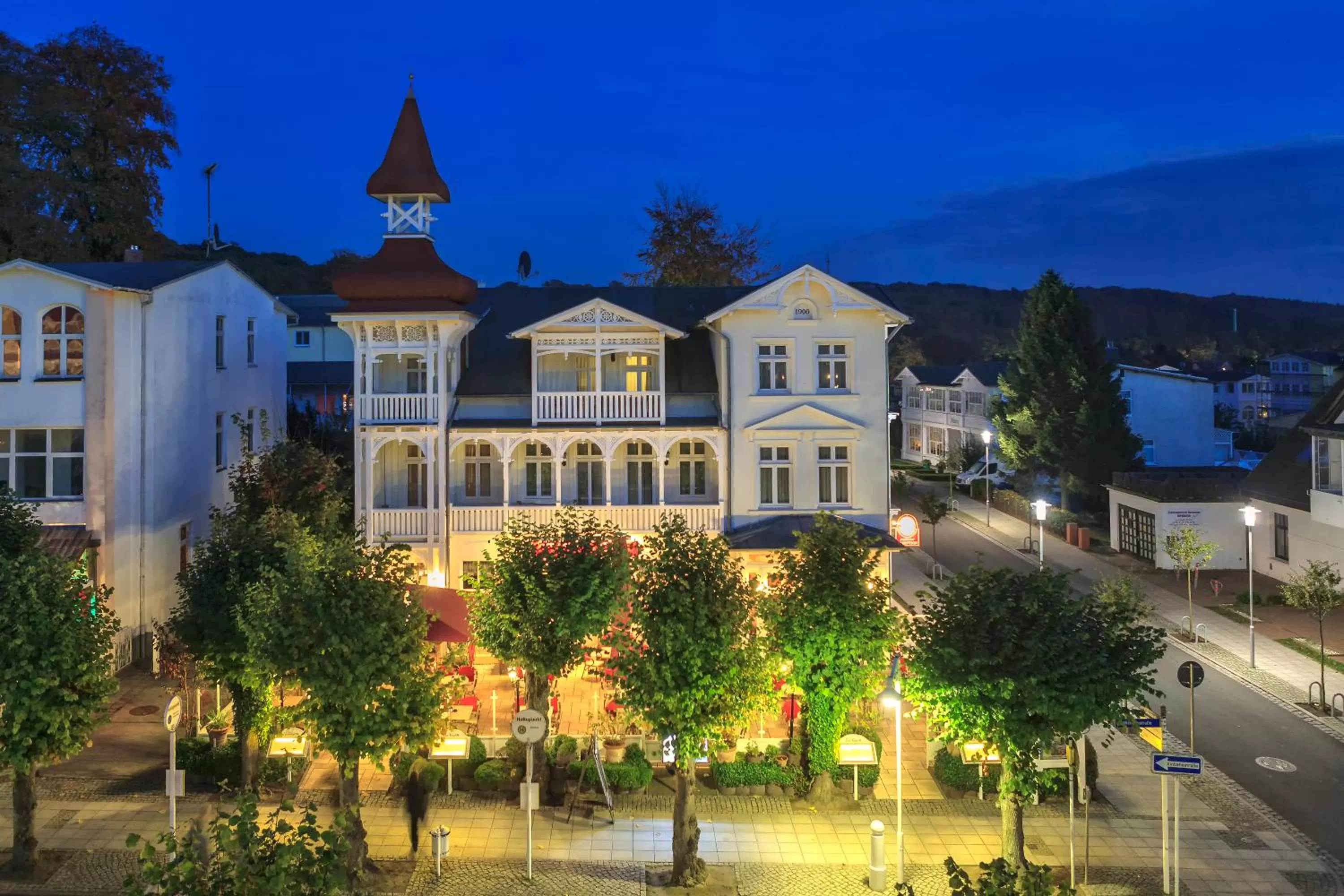 Facade/entrance, Property Building in Hotel Villa Waldfrieden