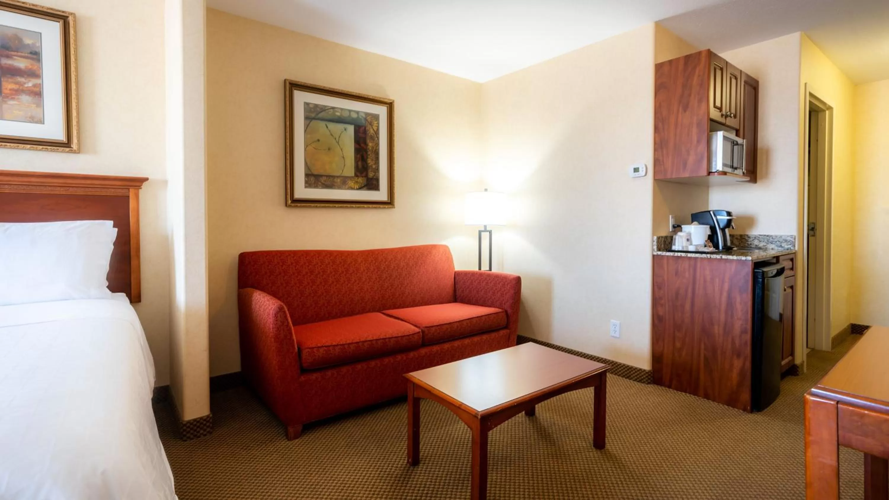 Photo of the whole room, Bed in Holiday Inn Express Hotel & Suites - Edmonton International Airport by IHG