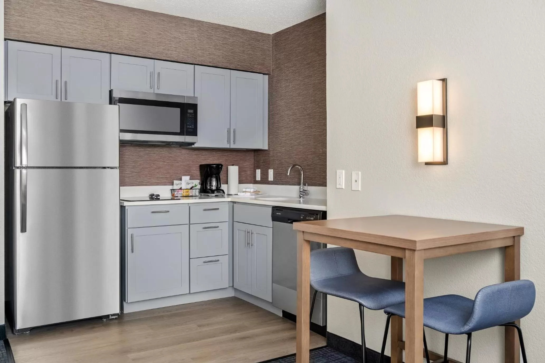 Kitchen or kitchenette in Residence Inn by Marriott Chicago Naperville/Warrenville
