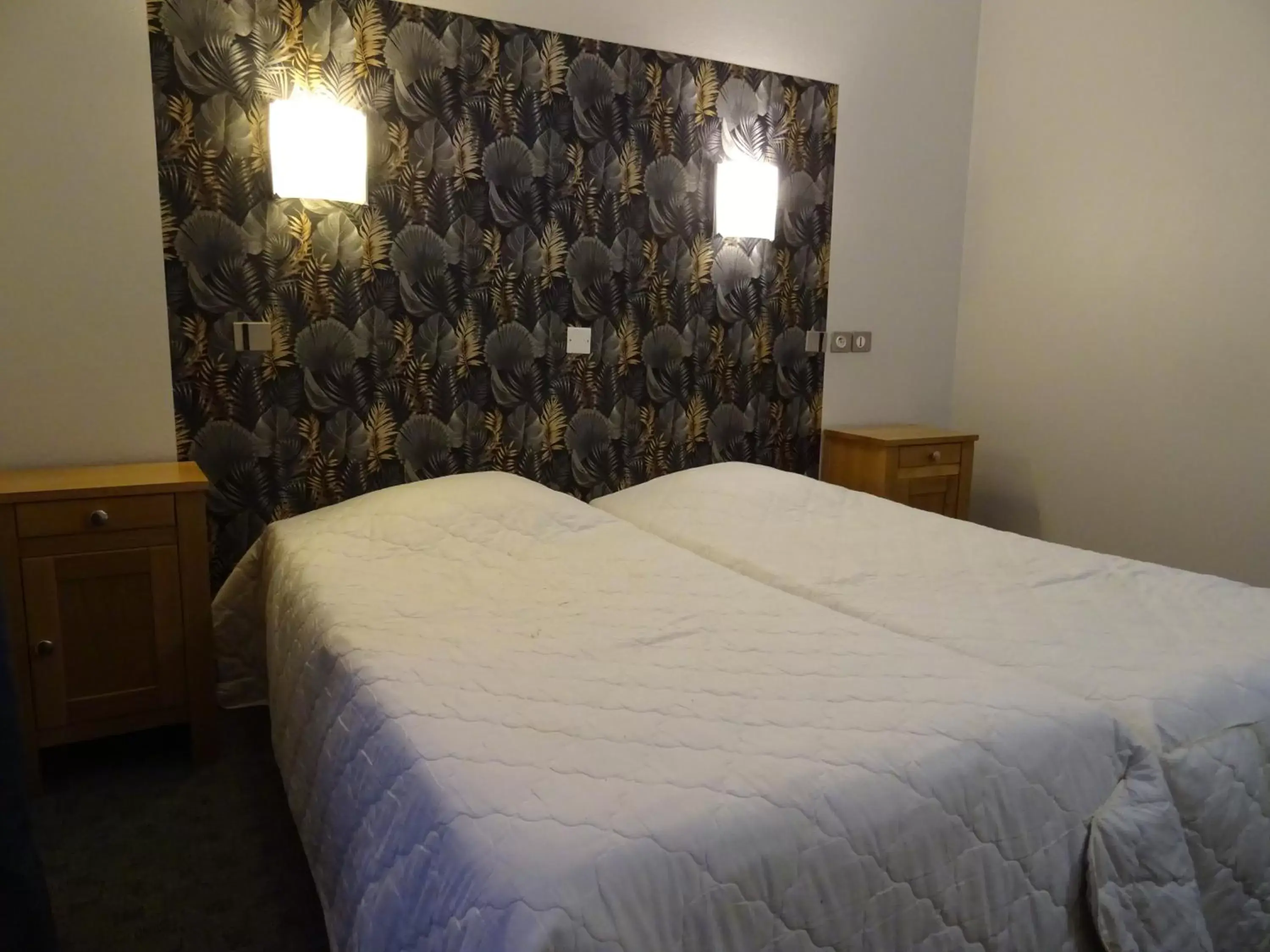 Twin Room with Shower in Les Songes de Buxy Twin Room with Shower in Les Songes de Buxy