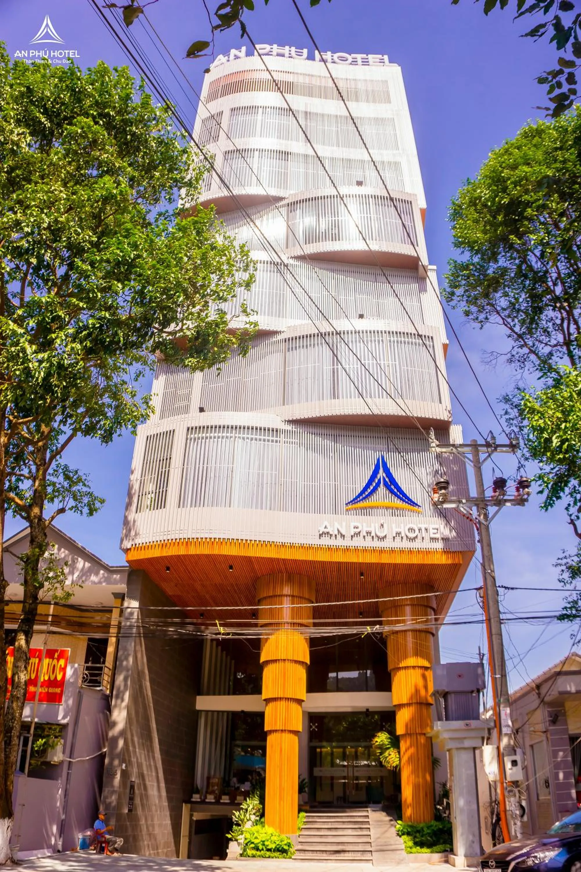 Facade/entrance in An Phu Hotel