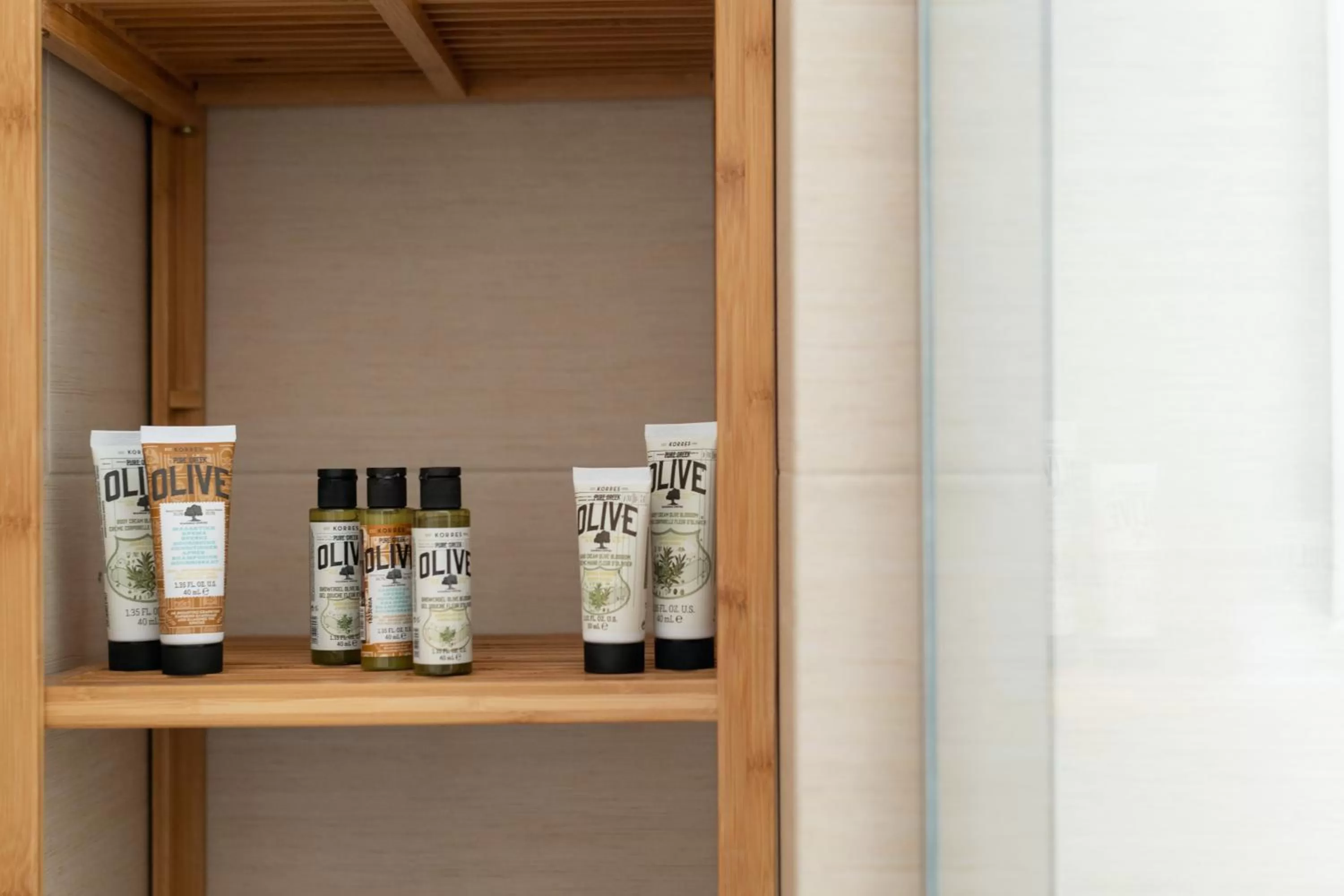 Decorative detail in 12 Keys Athens Apartments