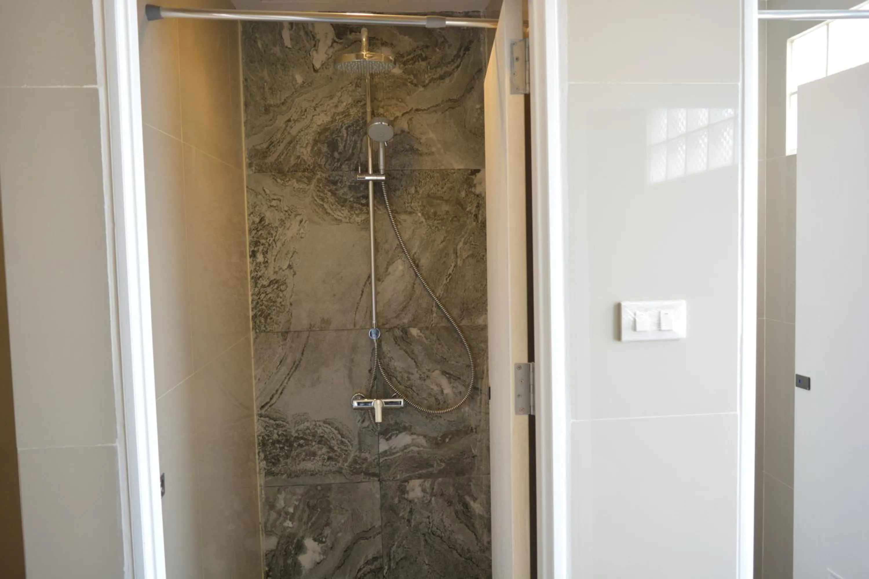 Shower in Rezt Bangkok