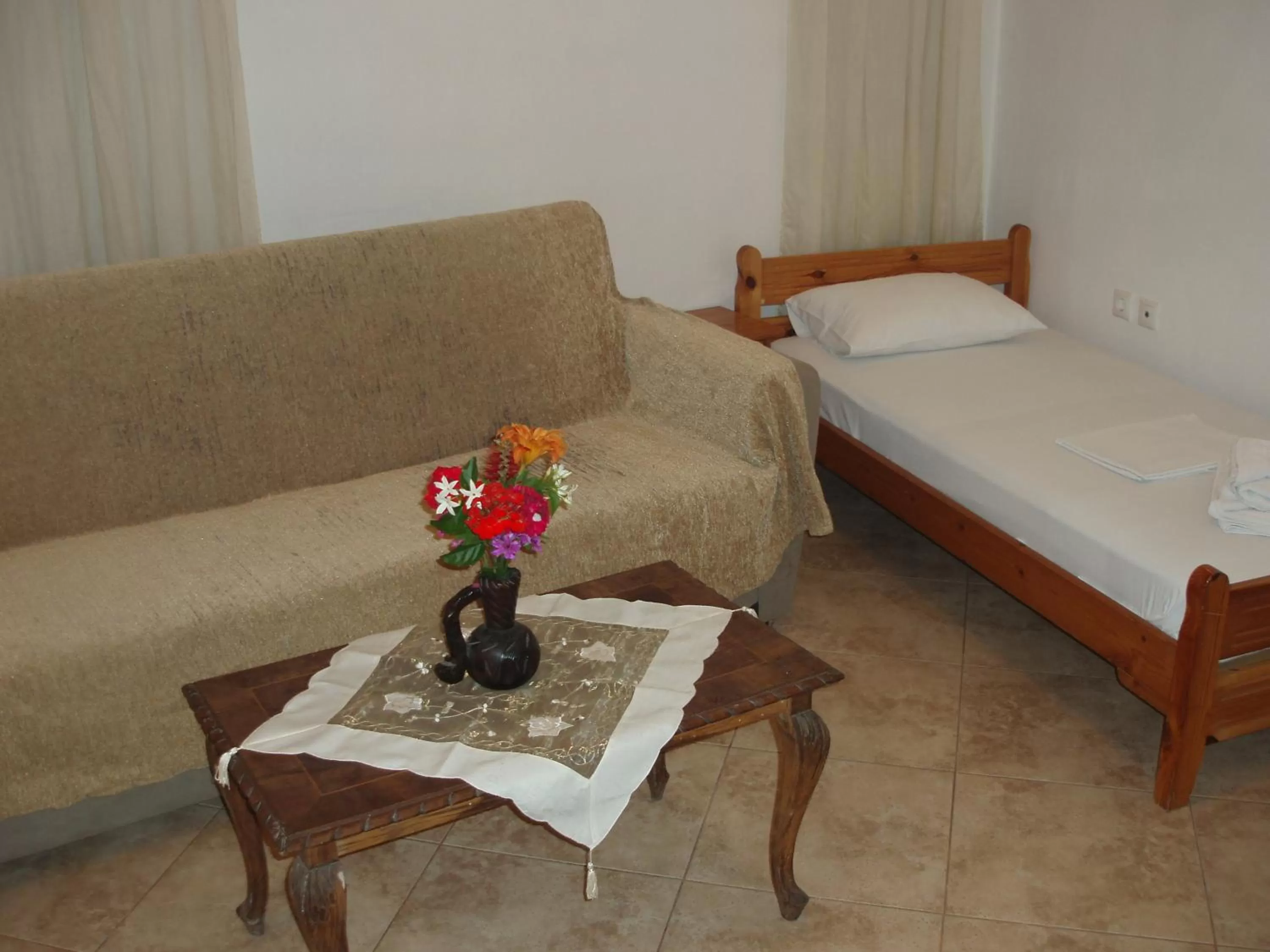 Living room in skiathos studios HL