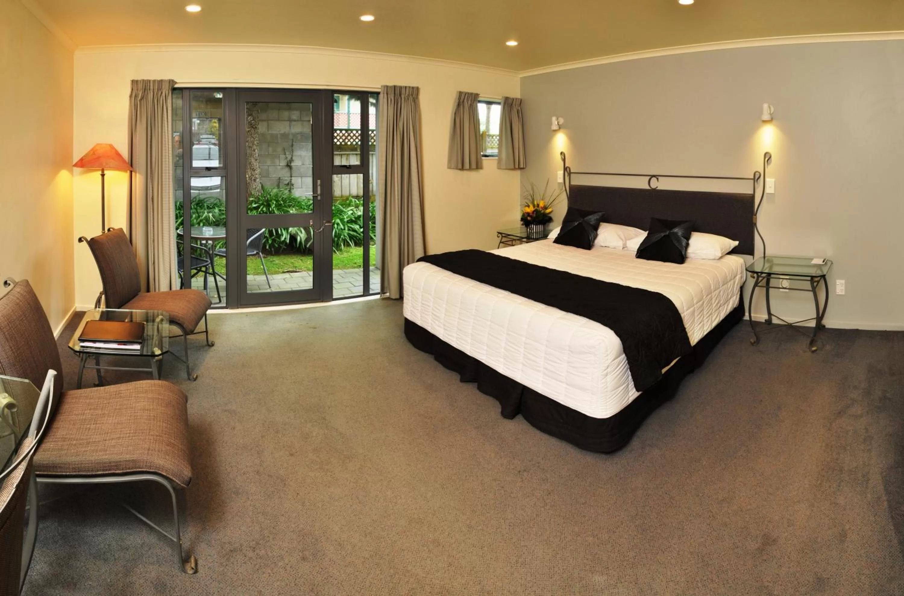 Bed in Chancellor Motor Lodge and Conference Centre