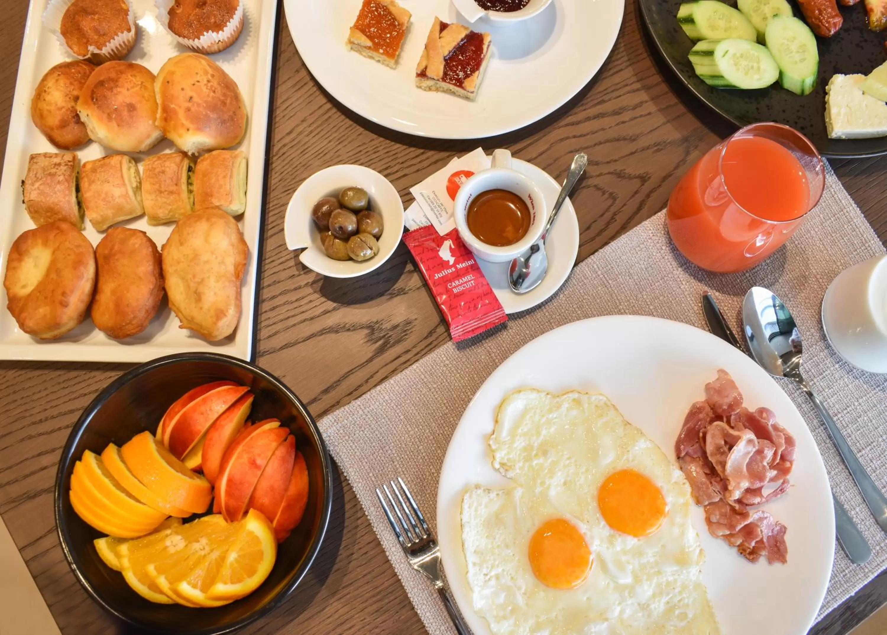 Breakfast in Flamingo Hotel