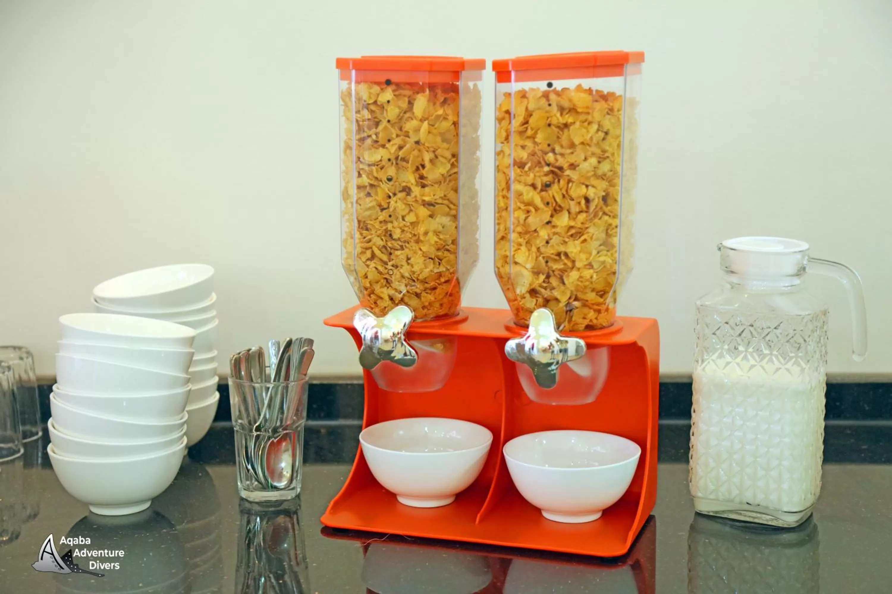 Coffee/tea facilities, Bathroom in Aqaba Adventure Divers Resort & Dive Center