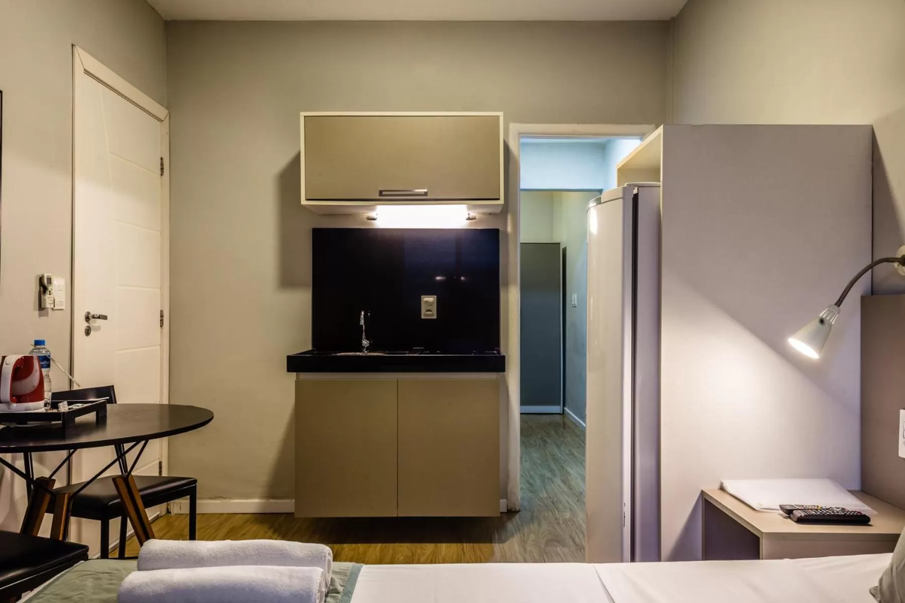 Kitchen or kitchenette, TV/Entertainment Center in Injoy Lofts Ipanema